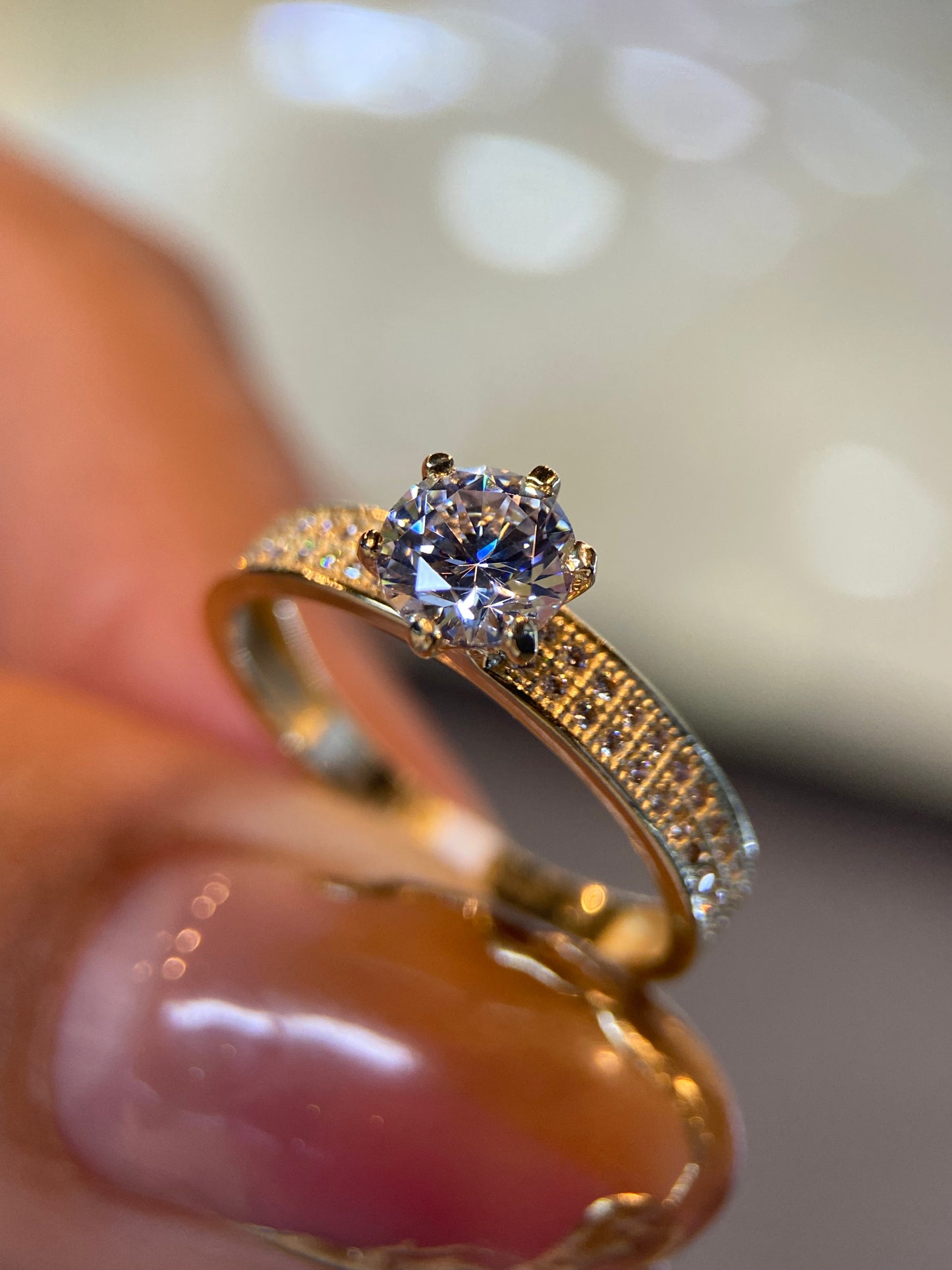 Anillo de compromiso en oro
