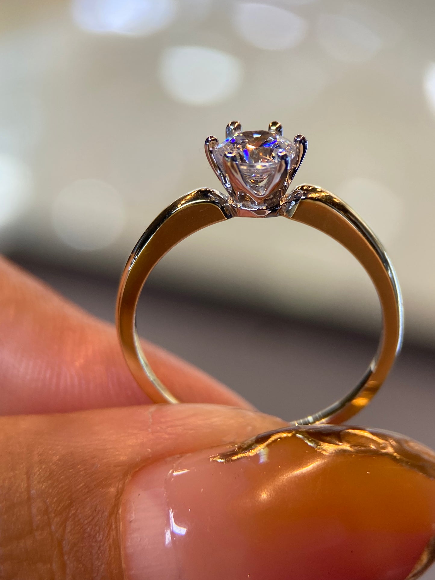 Anillo de compromiso en oro