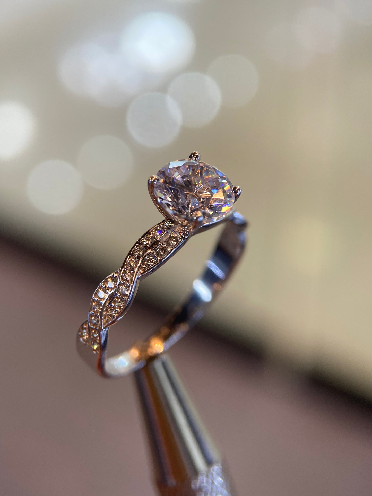 Anillo de compromiso en oro