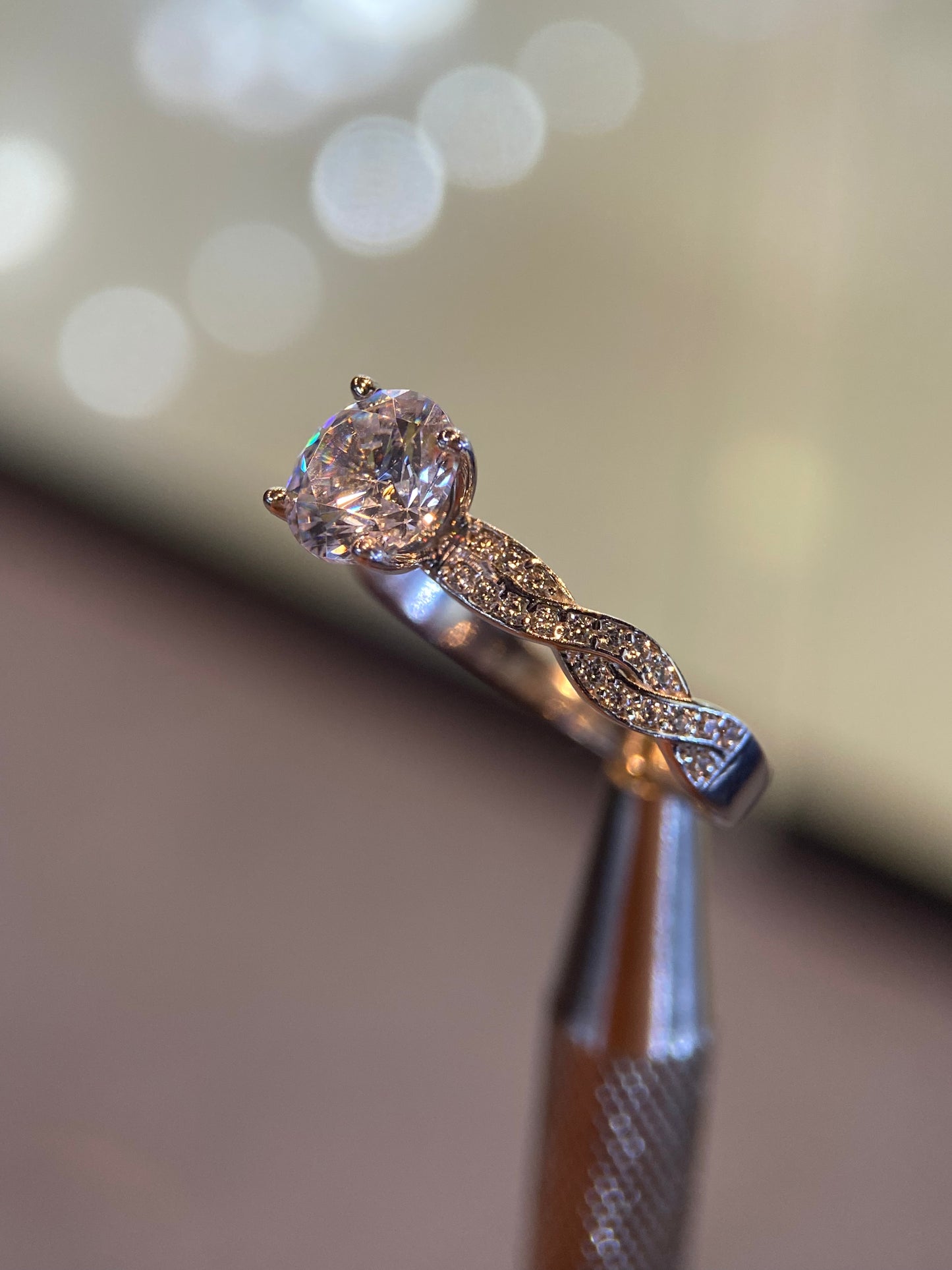 Anillo de compromiso en oro