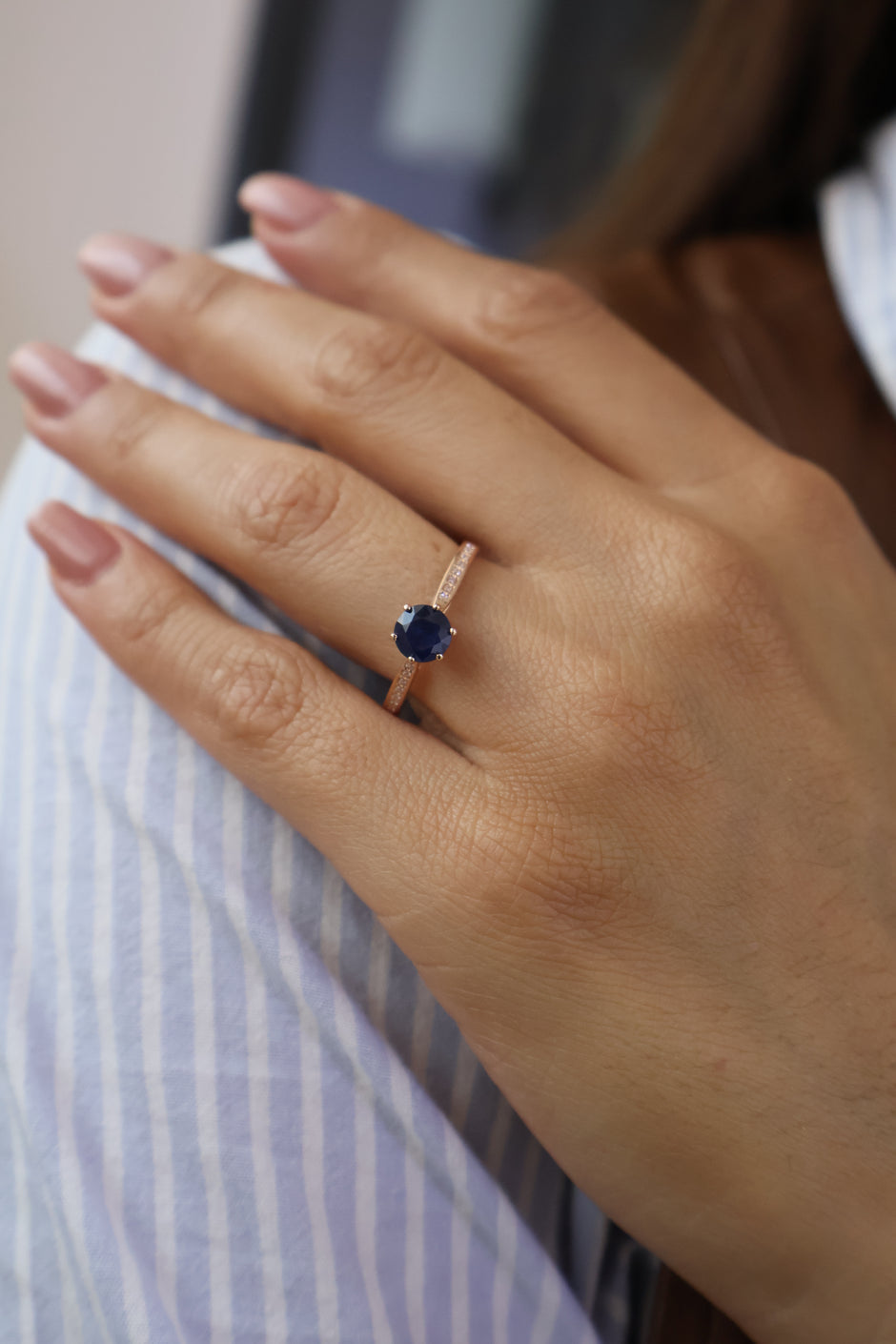 Anillo Anastasia en Oro Rosa 14k con Zafiro 0.80 ct