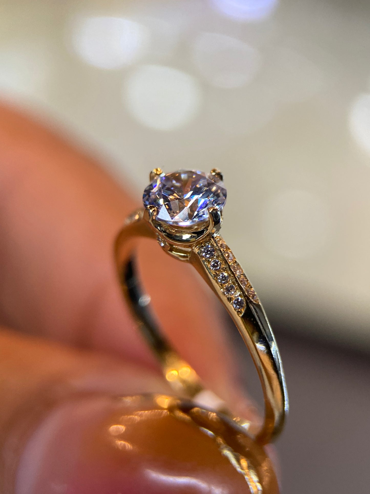 Anillo de compromiso en oro