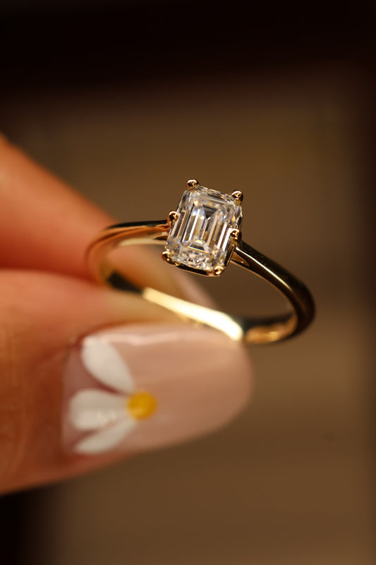Anillo Emilia en Oro Amarillo 14k 1.0cts con Moissanita GRA Modelo 15354