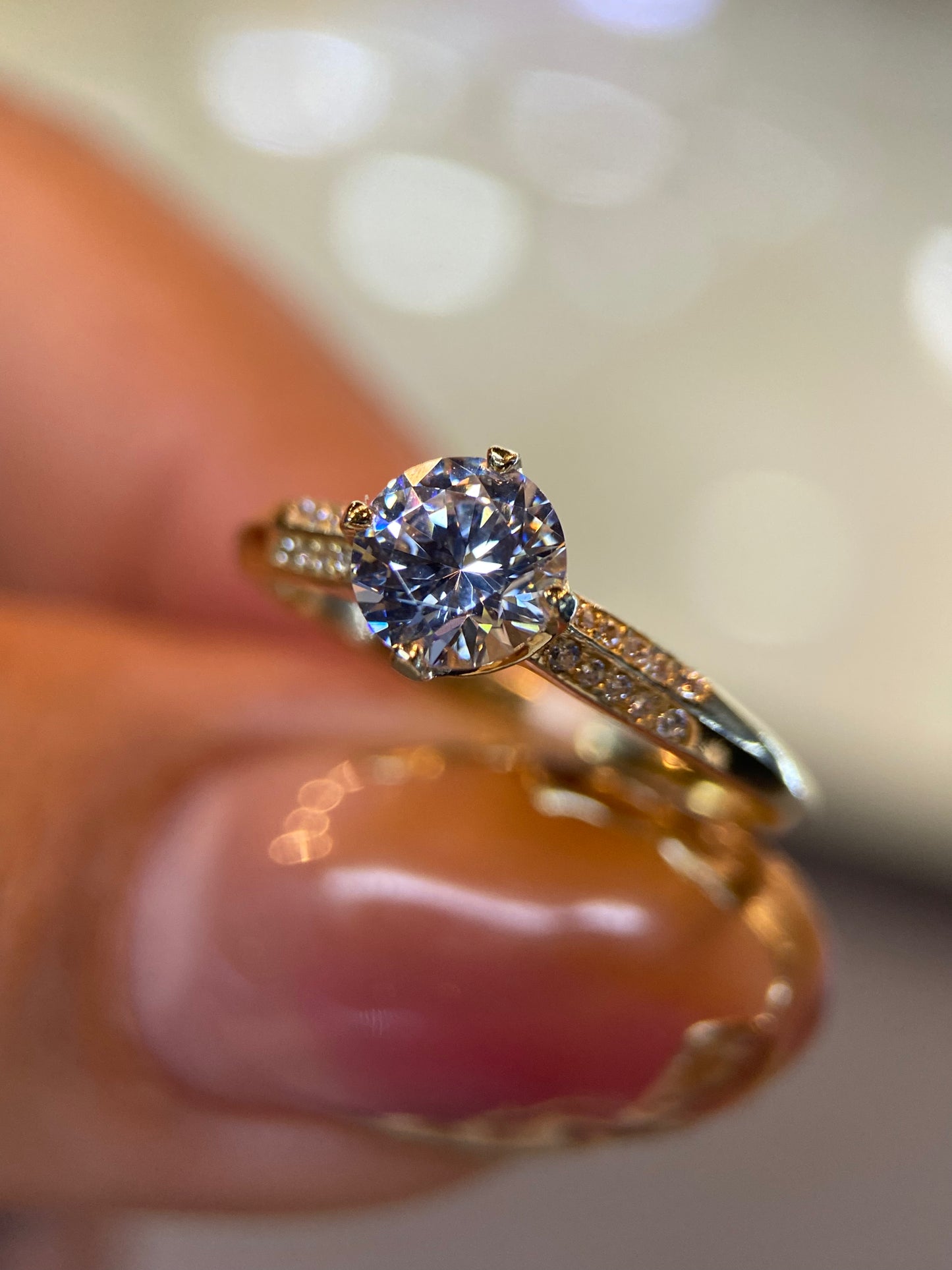 Anillo de compromiso en oro
