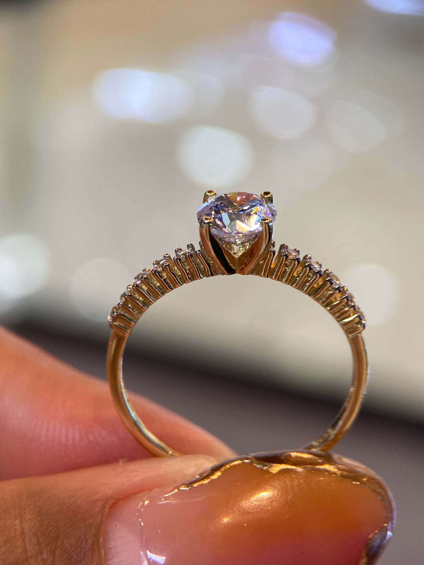 Anillo de compromiso en oro