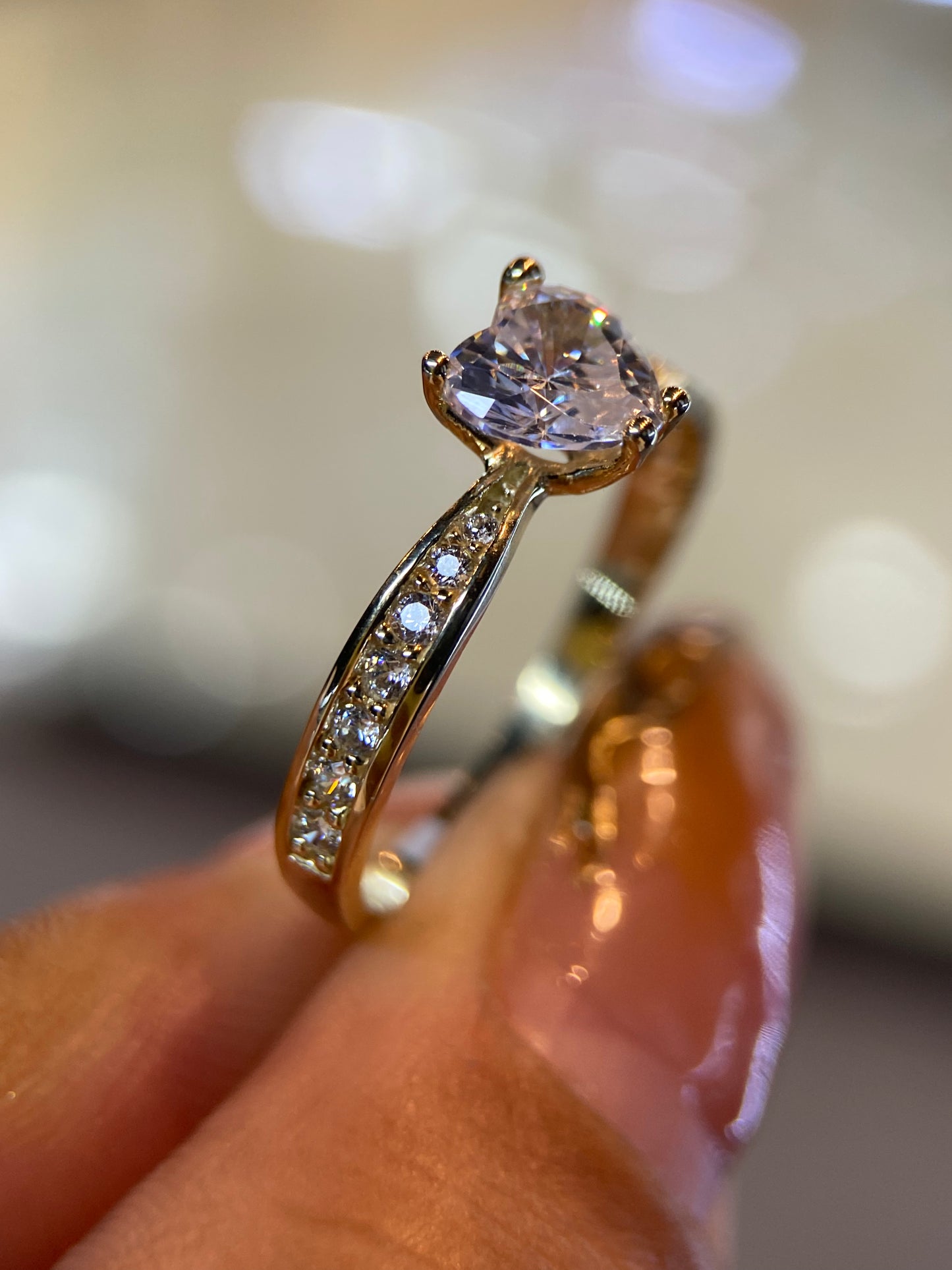 Anillo de compromiso en oro