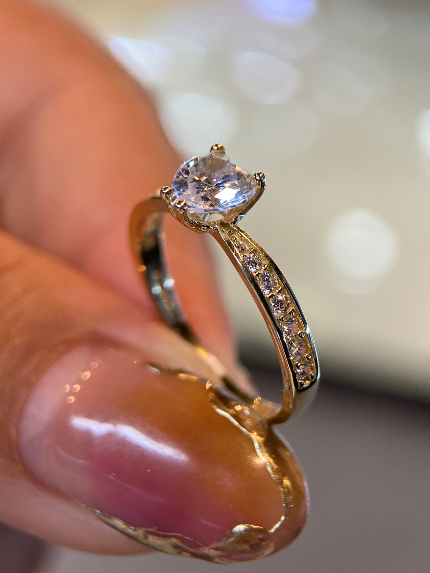 Anillo de compromiso en oro