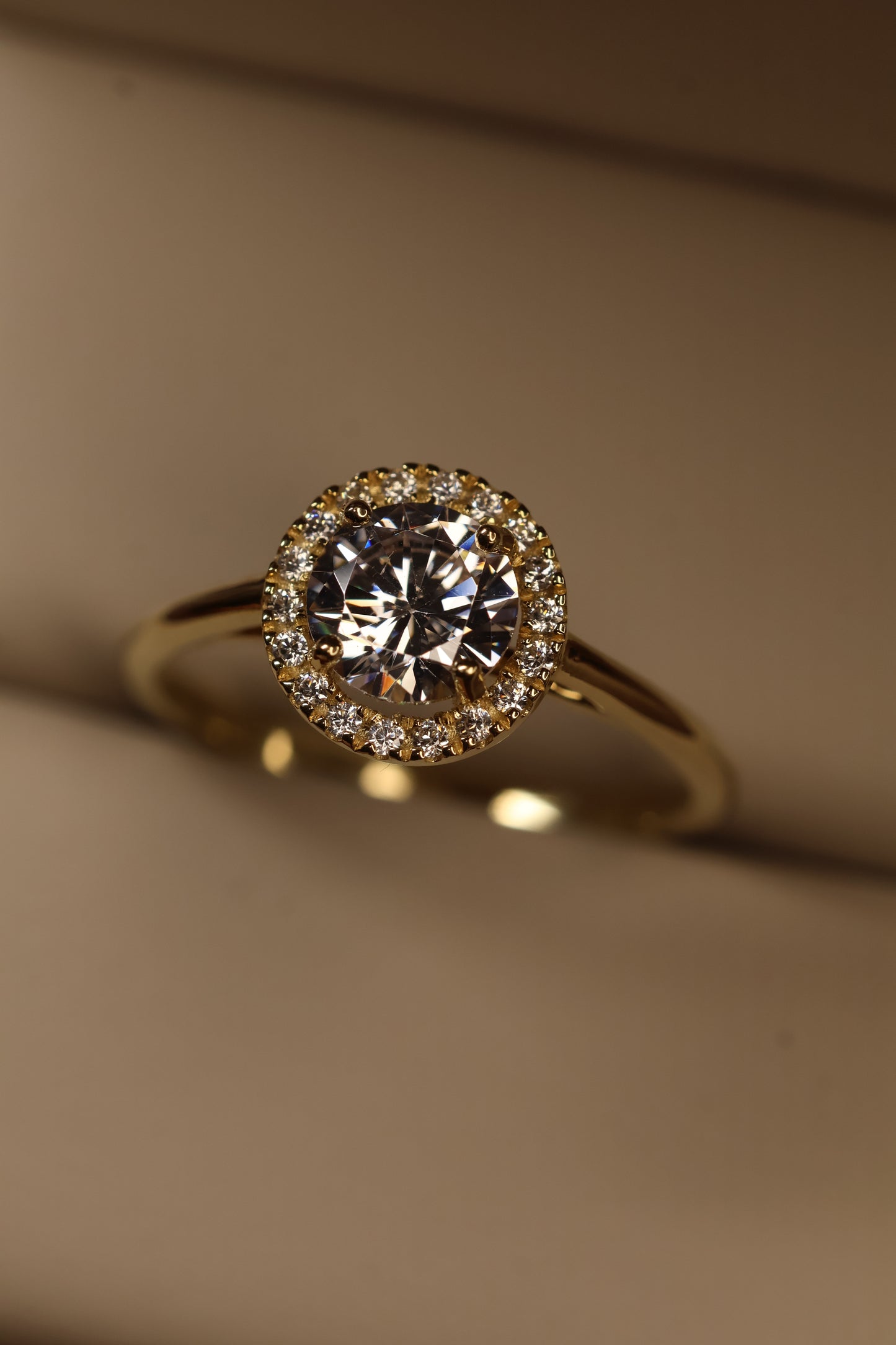Anillo de compromiso en Oro