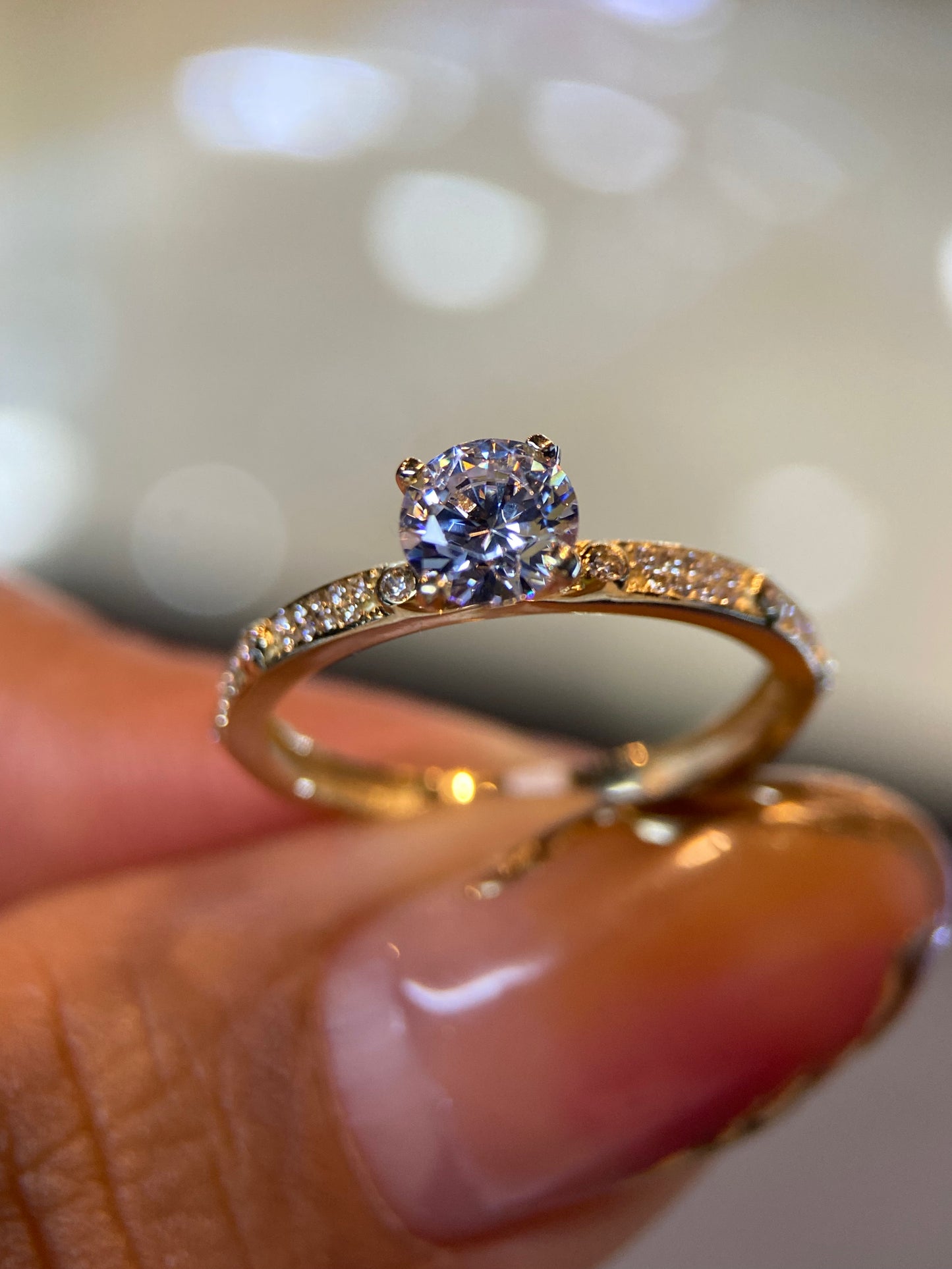 Anillo de compromiso en oro