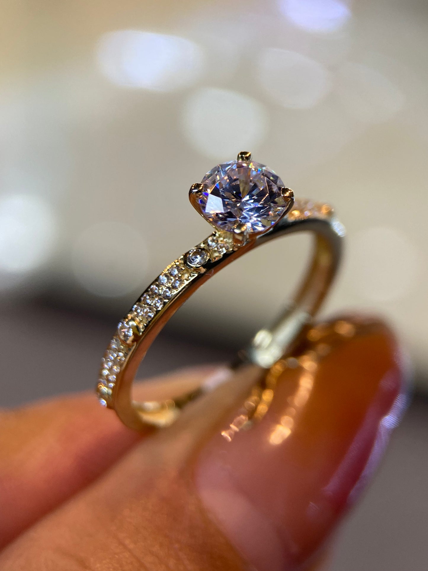 Anillo de compromiso en oro
