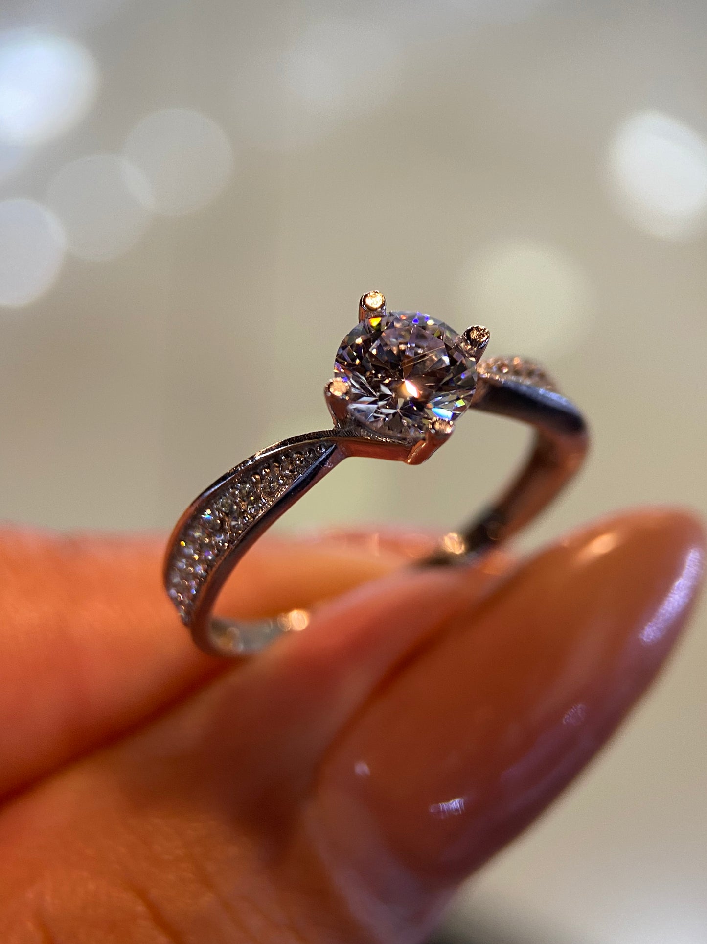 Anillo de compromiso en oro
