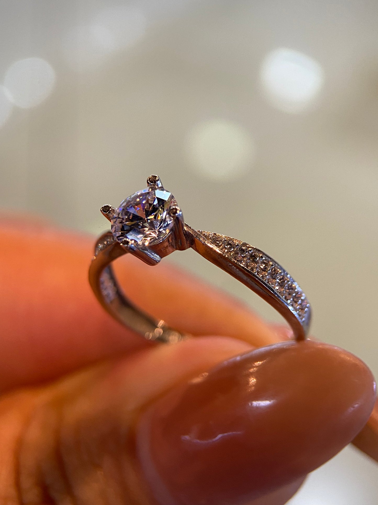 Anillo de compromiso en oro