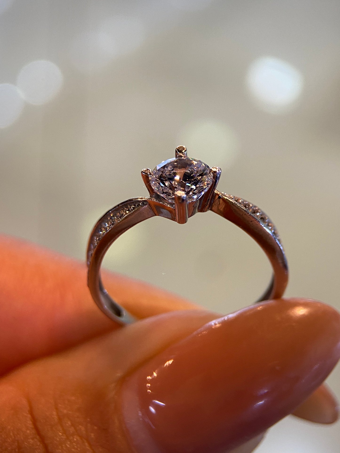 Anillo de compromiso en oro