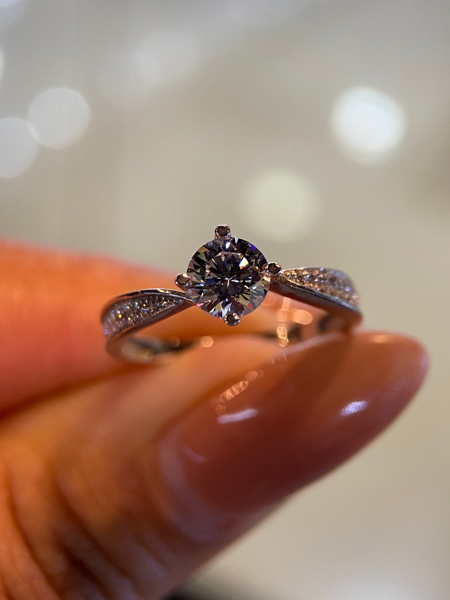 Anillo de compromiso en oro