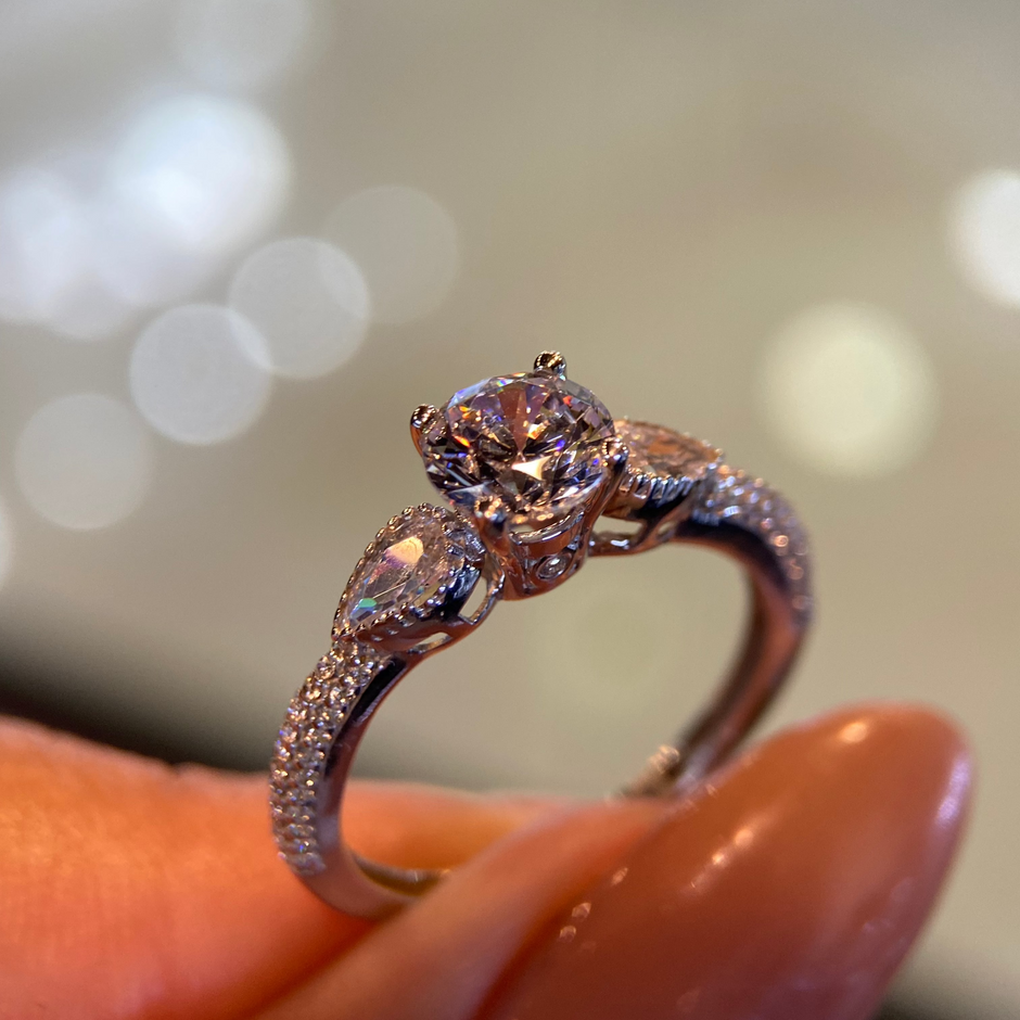 Anillo de compromiso en oro
