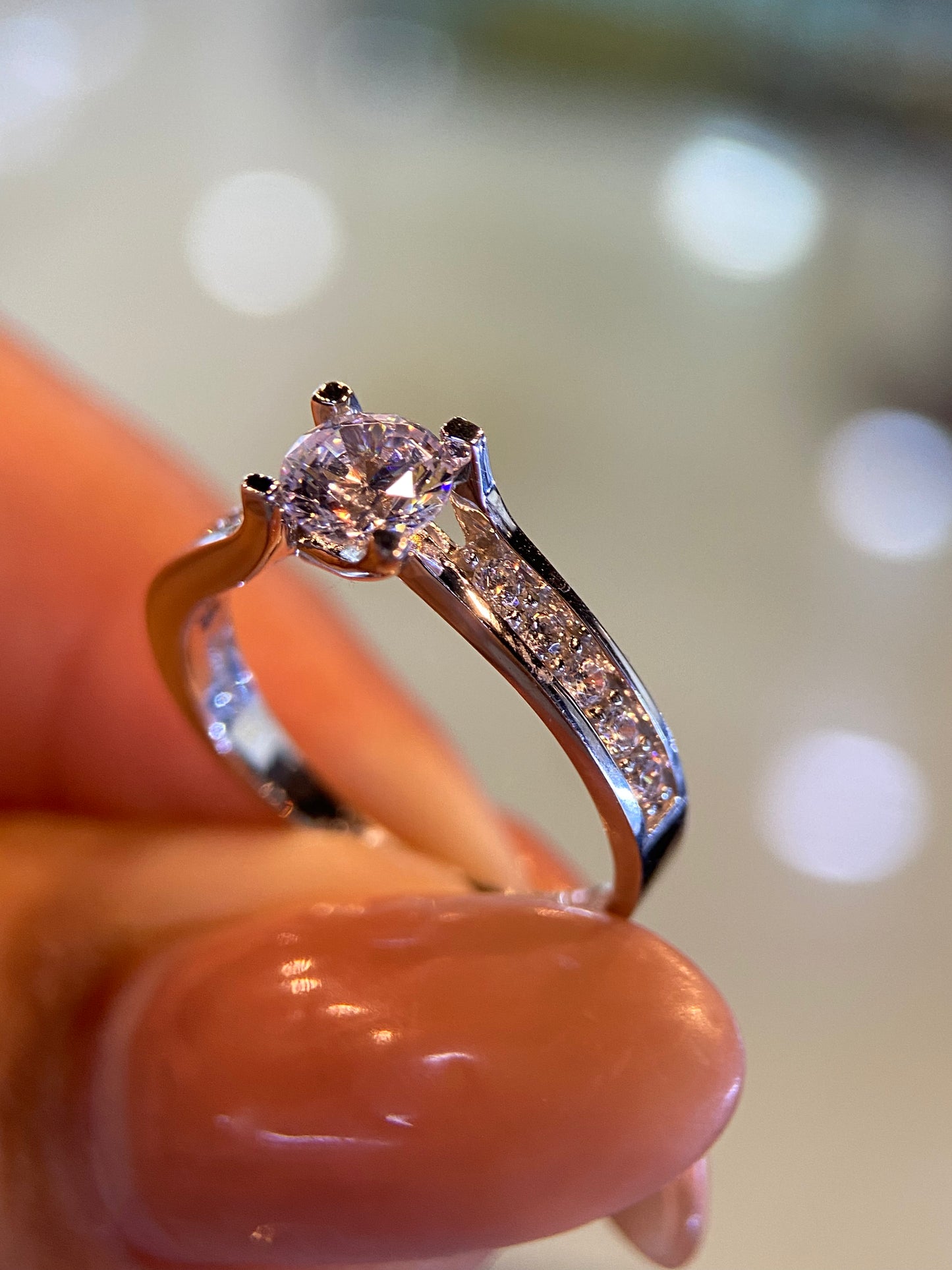 Anillo de compromiso en oro