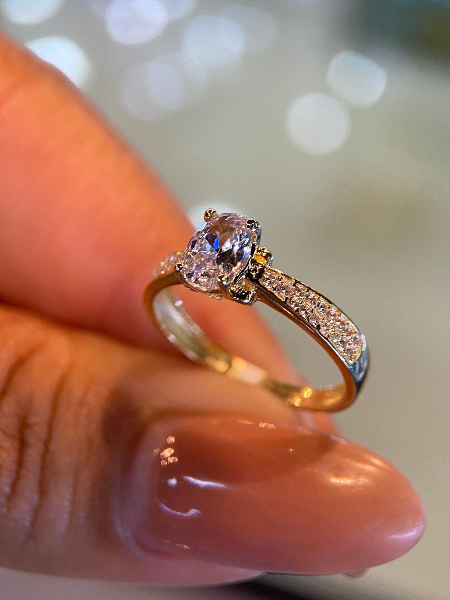 Anillo de compromiso en oro