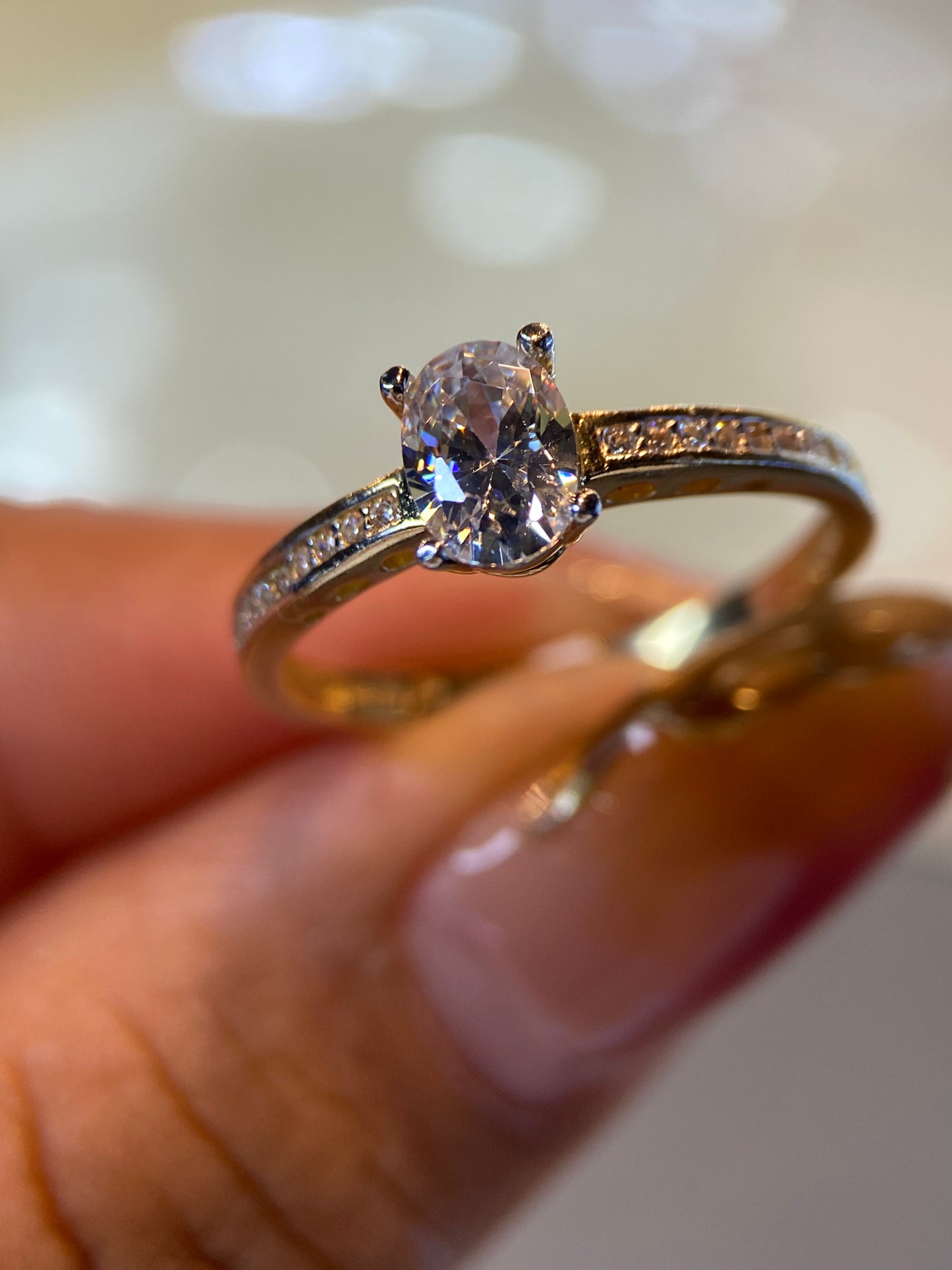 Anillo de compromiso en oro
