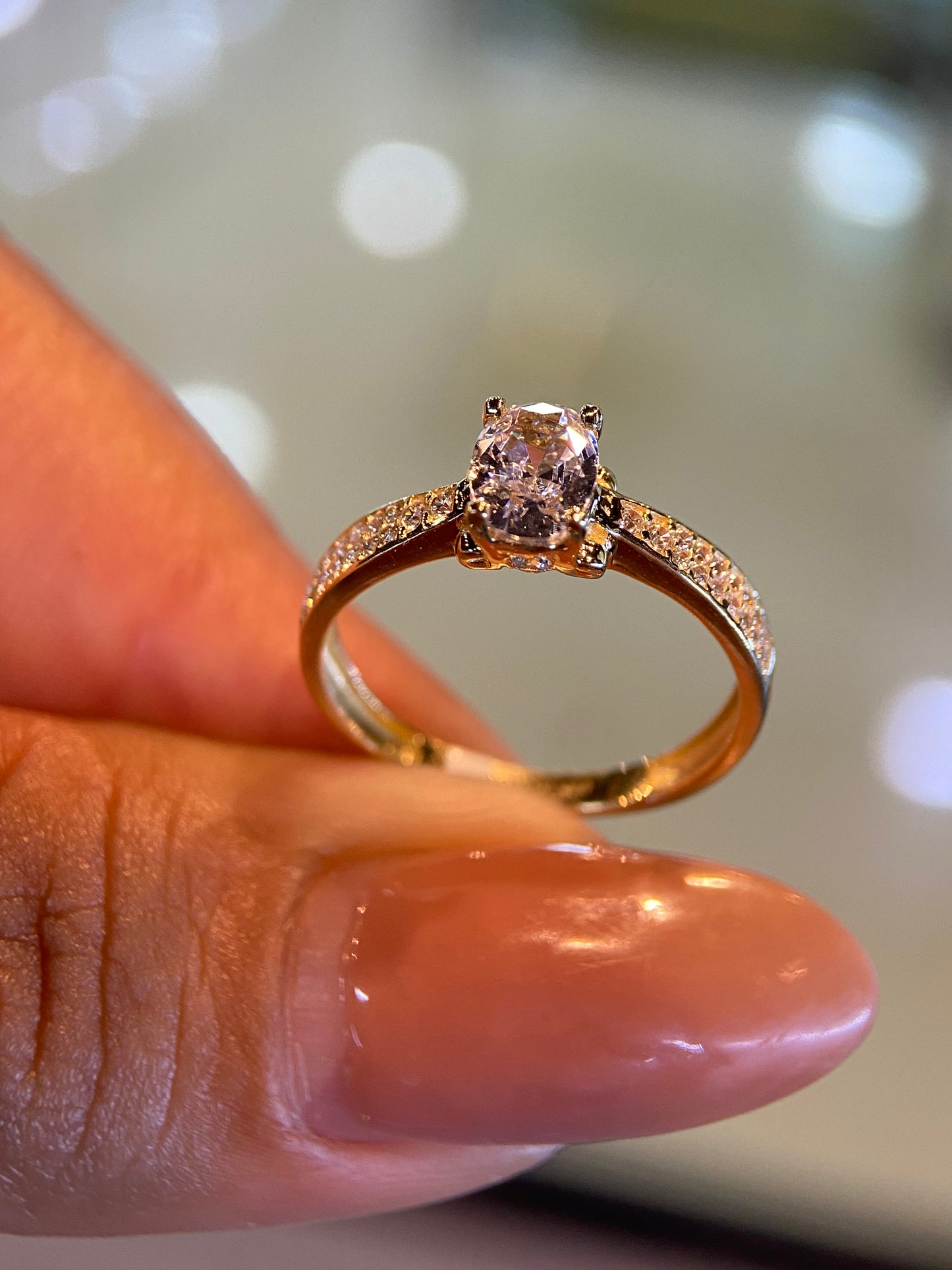 Anillo de compromiso en oro