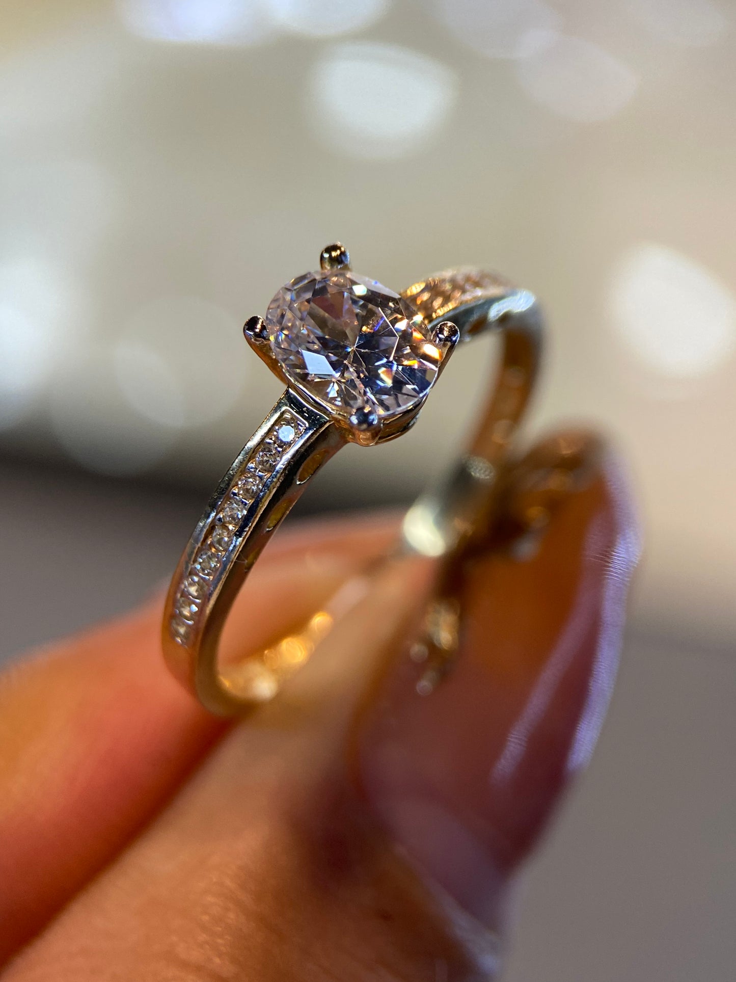 Anillo de compromiso en oro