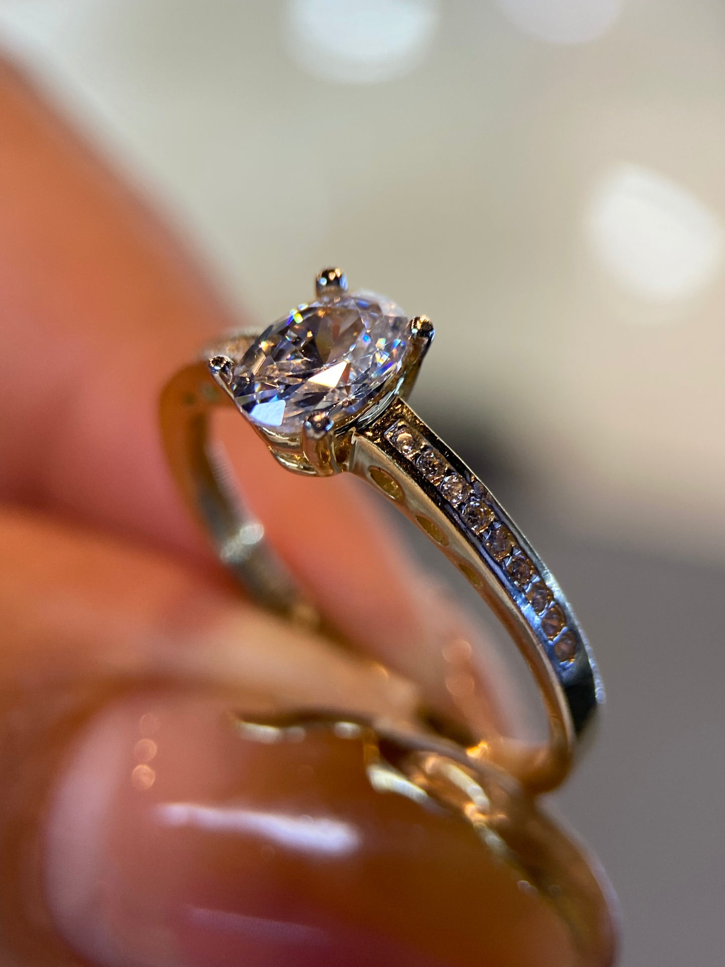 Anillo de compromiso en oro