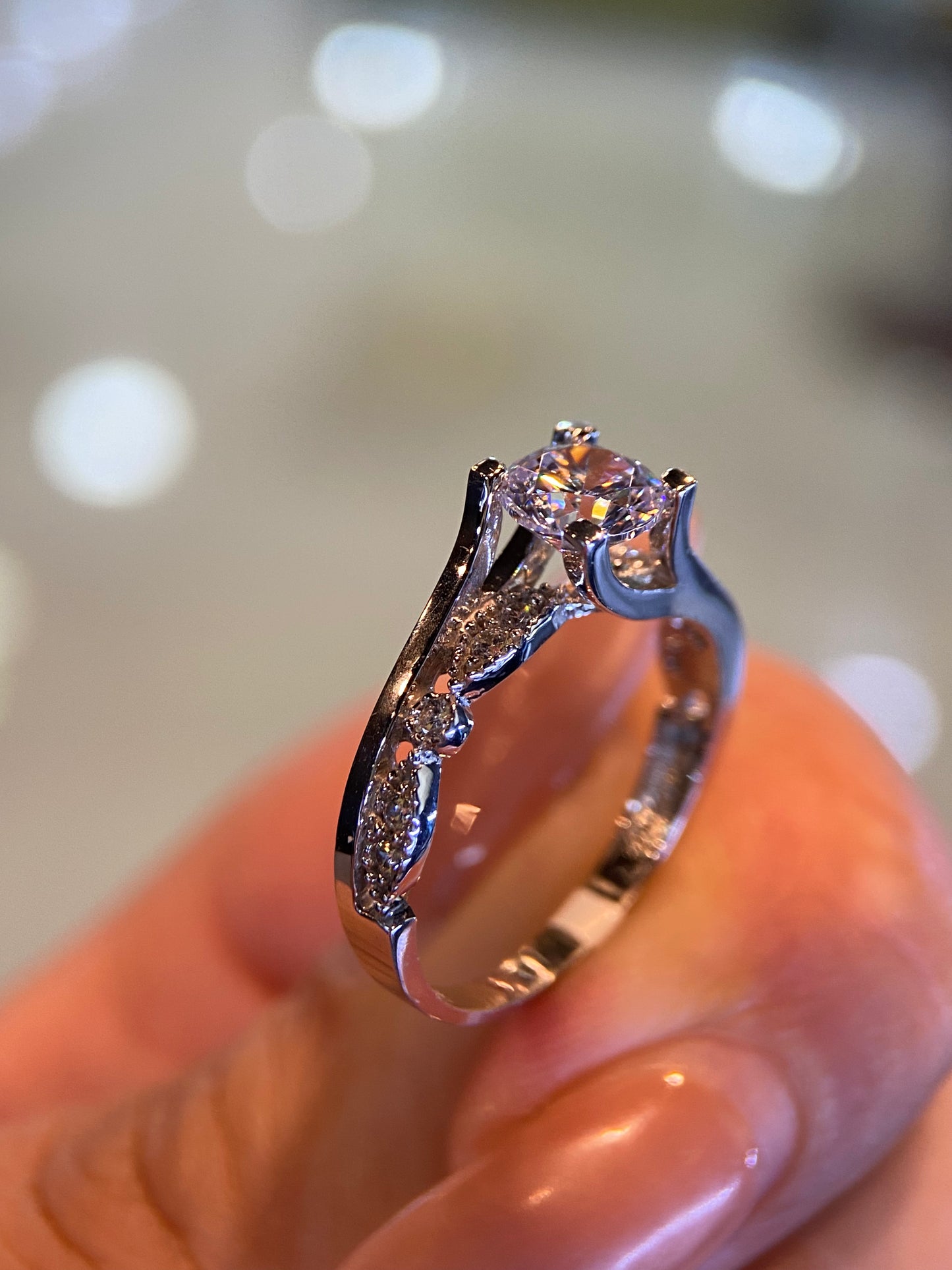 Anillo de compromiso en oro