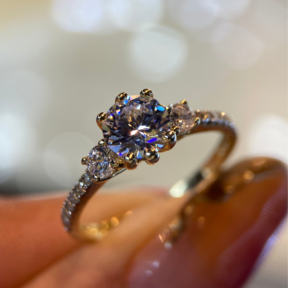 Anillo de compromiso en oro