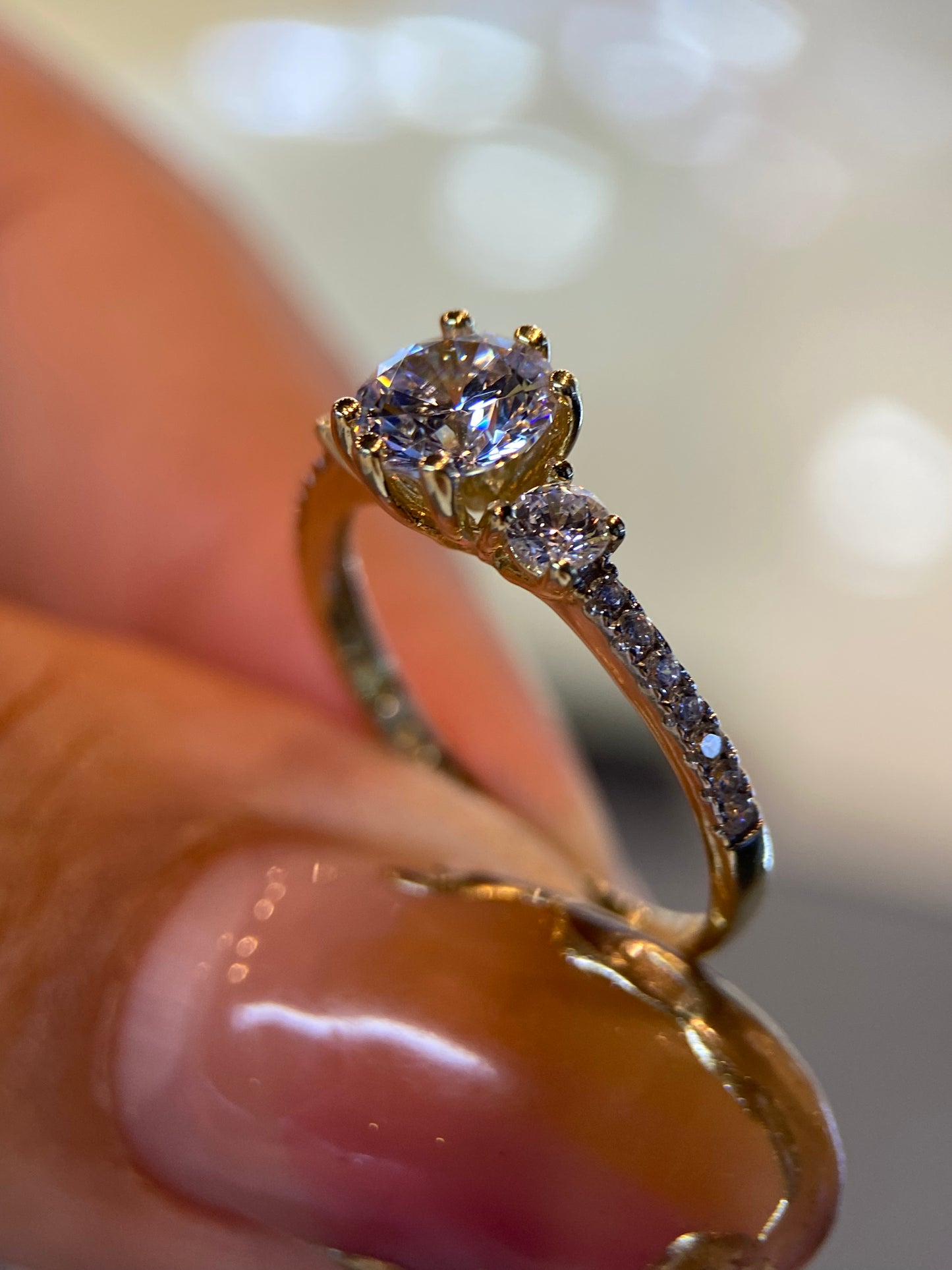 Anillo de compromiso en oro