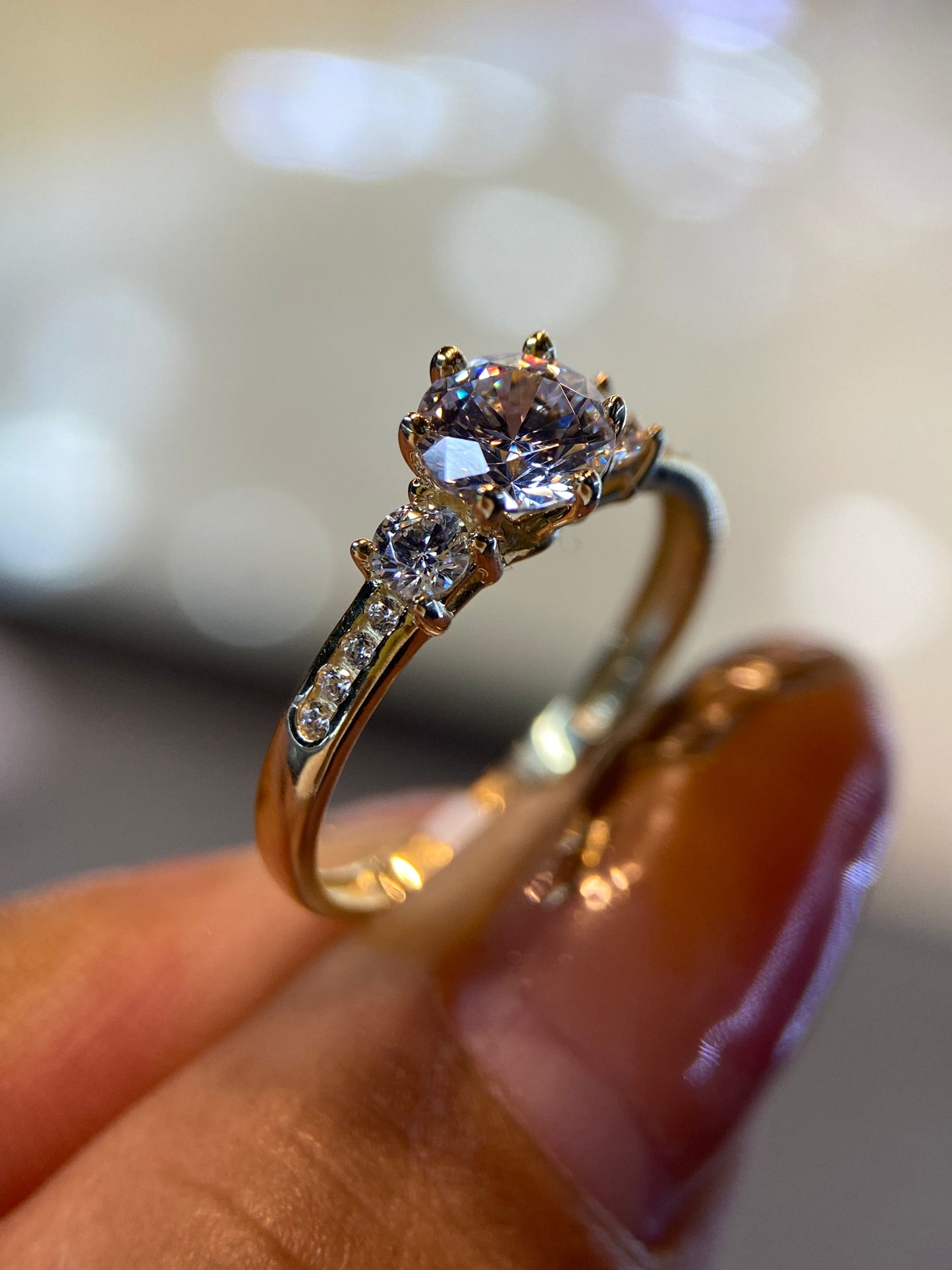 Anillo de compromiso en oro