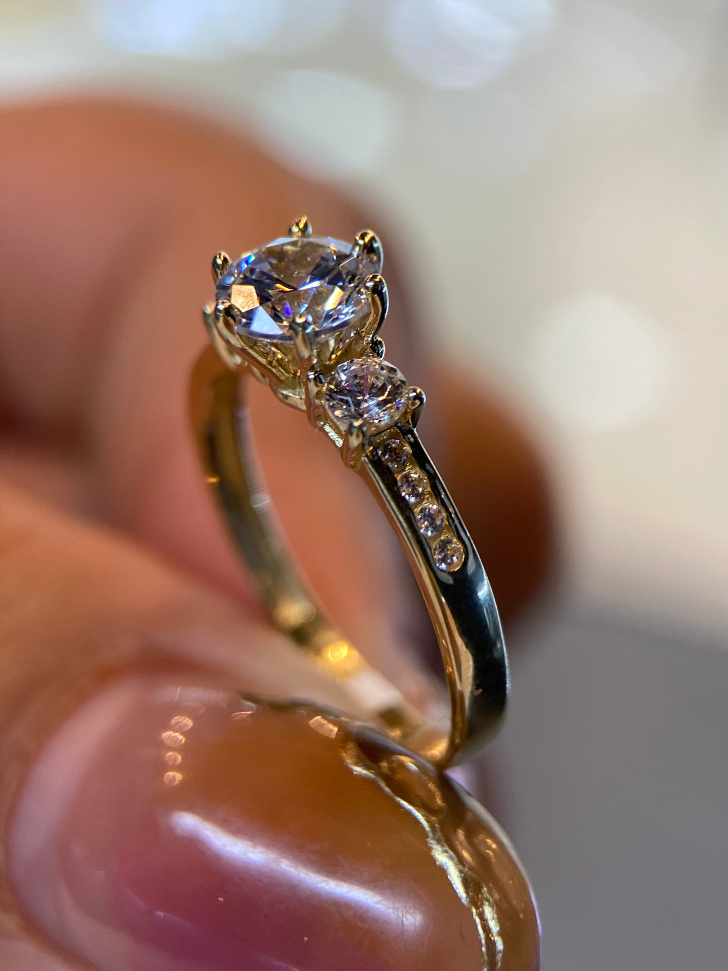 Anillo de compromiso en oro