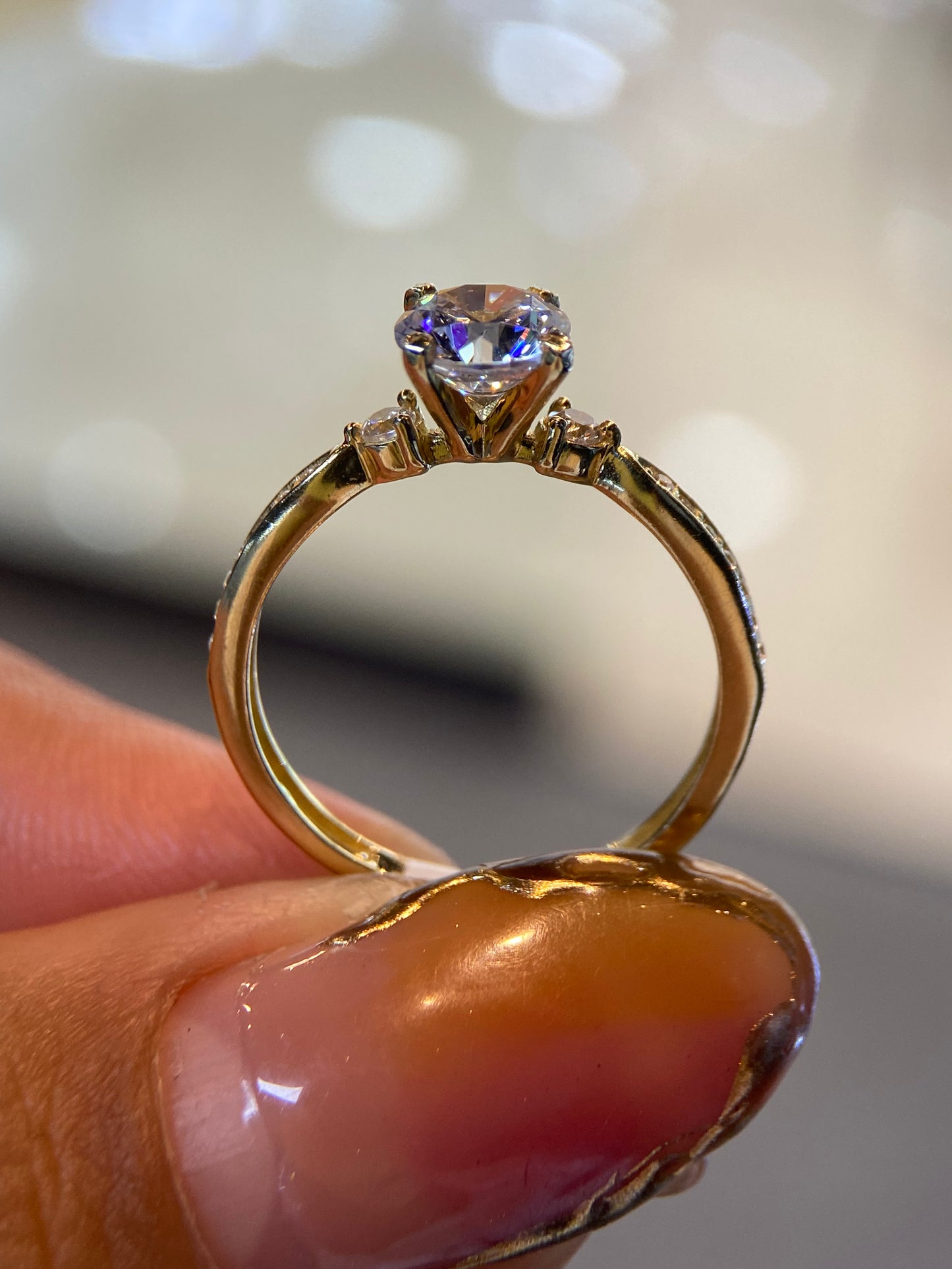 Anillo de compromiso en oro