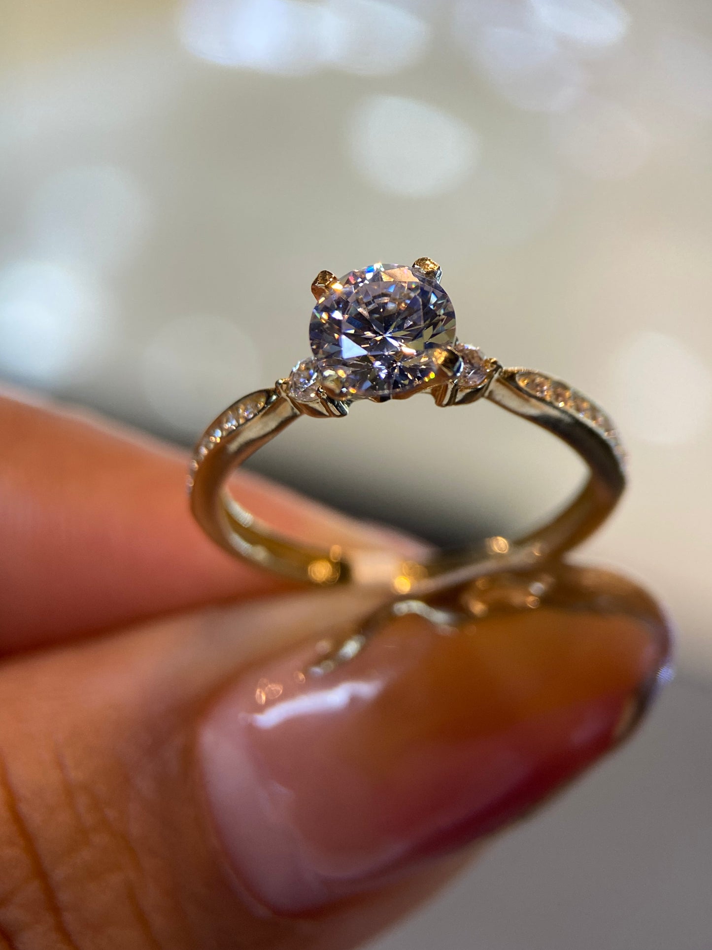 Anillo de compromiso en oro