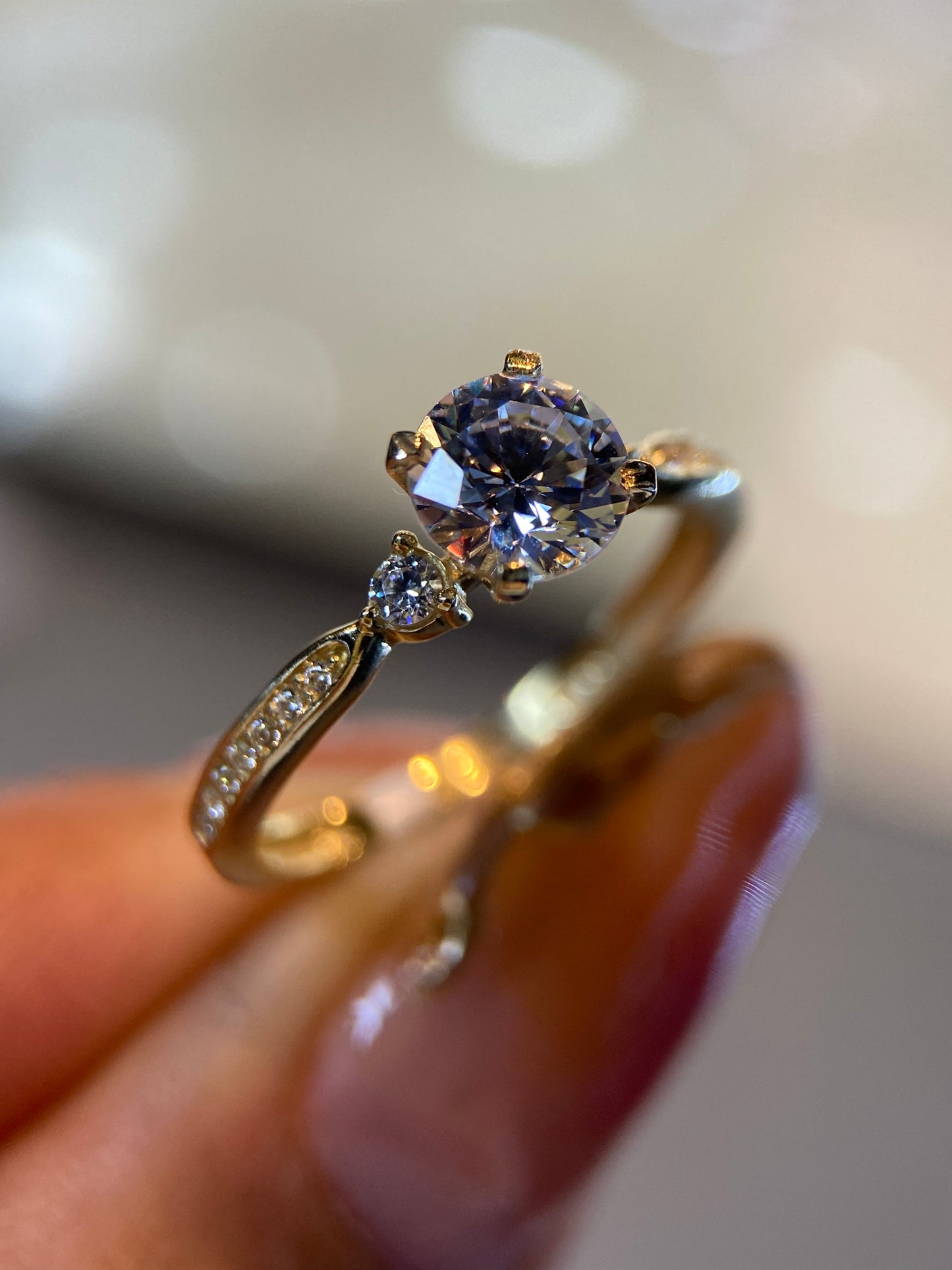 Anillo de compromiso en oro