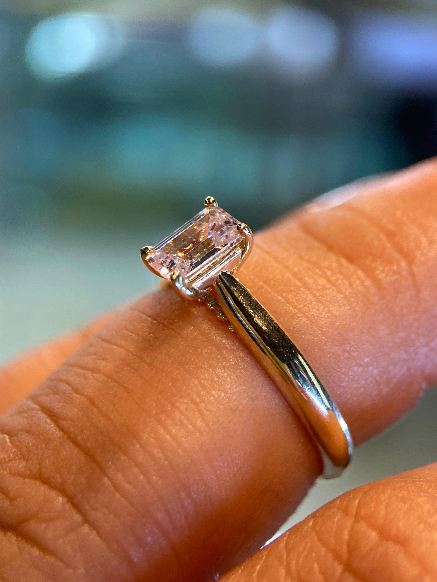 Anillo de compromiso en oro