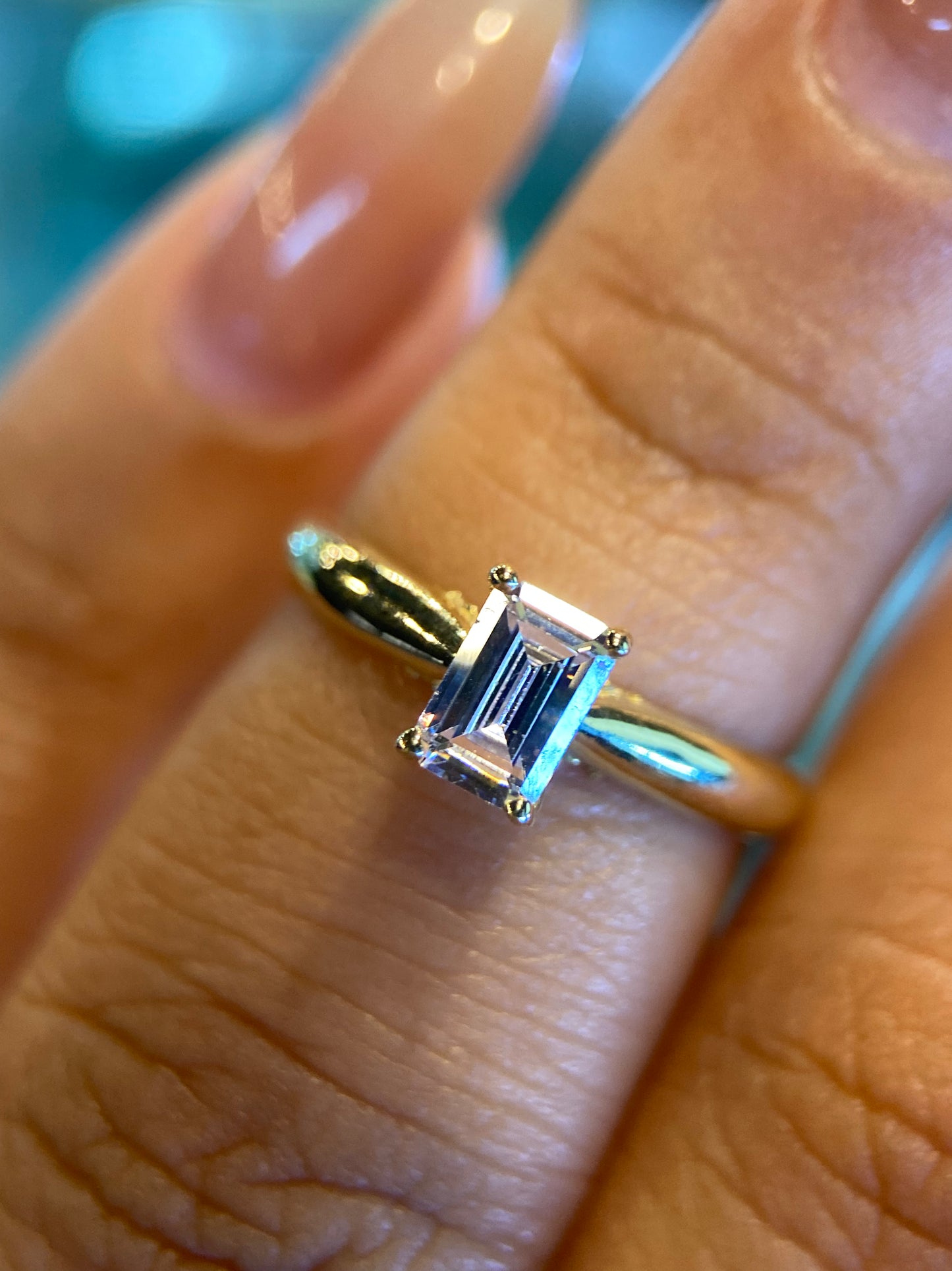 Anillo de compromiso en oro