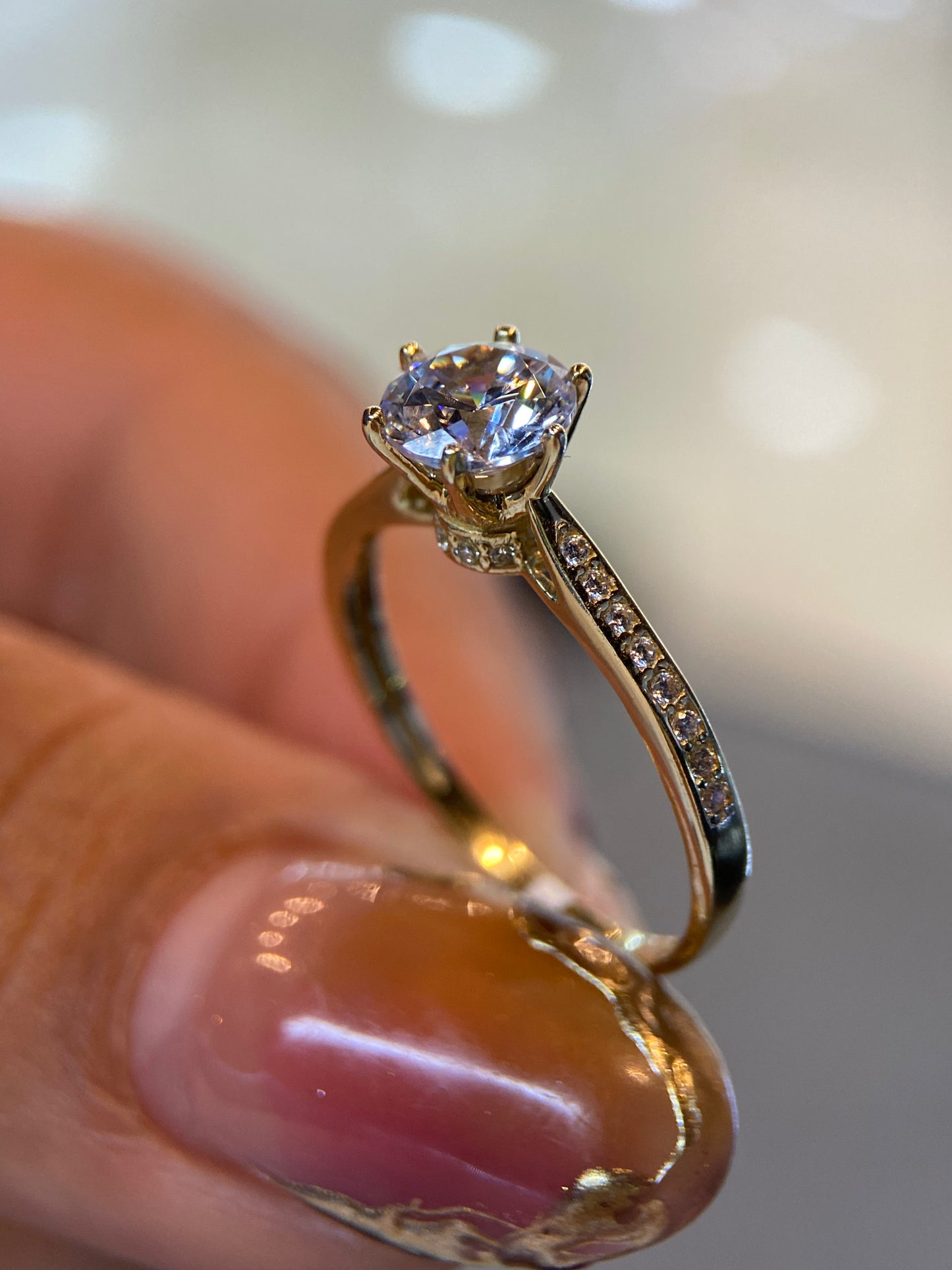 Anillo de compromiso en oro