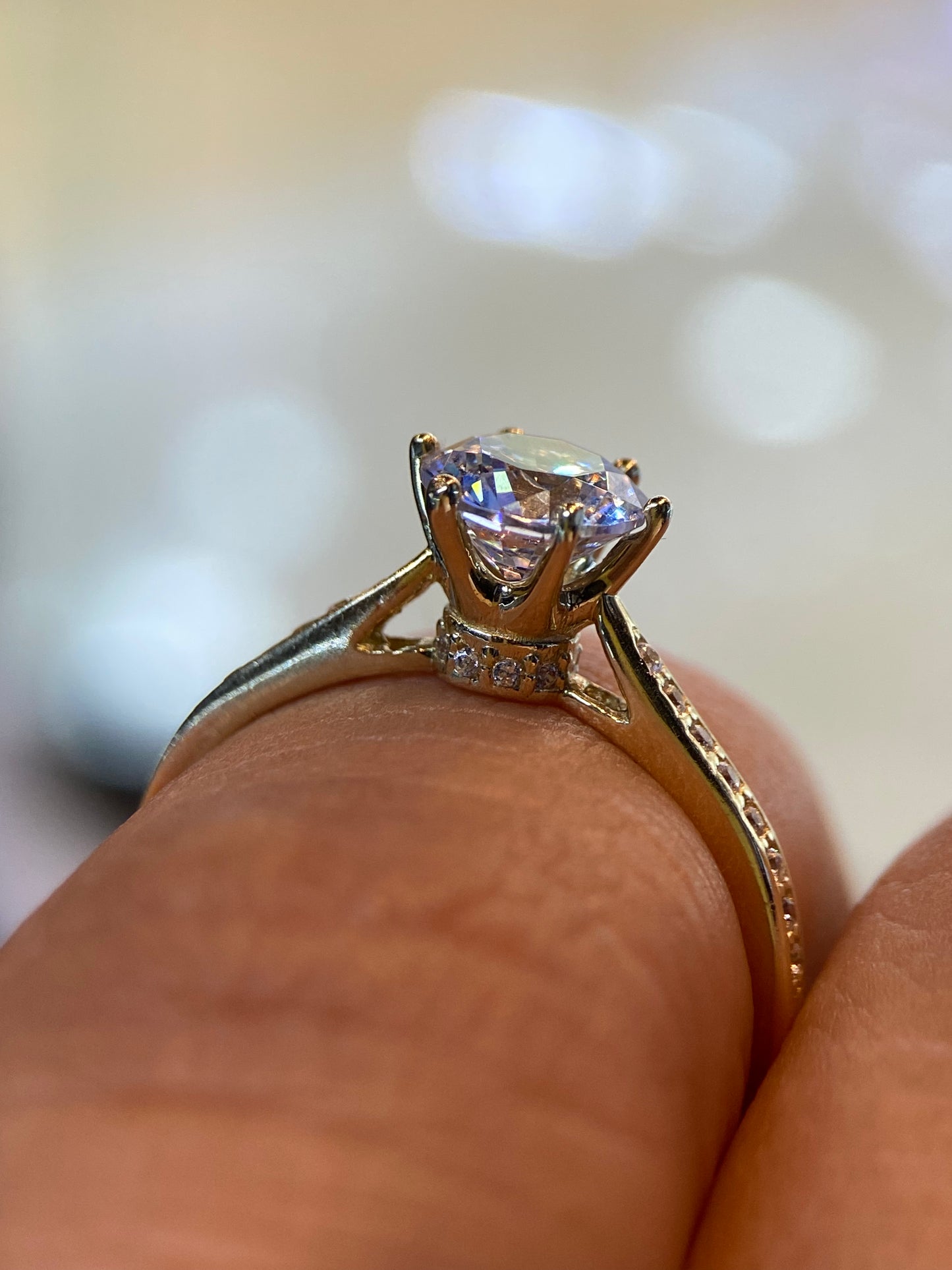 Anillo de compromiso en oro