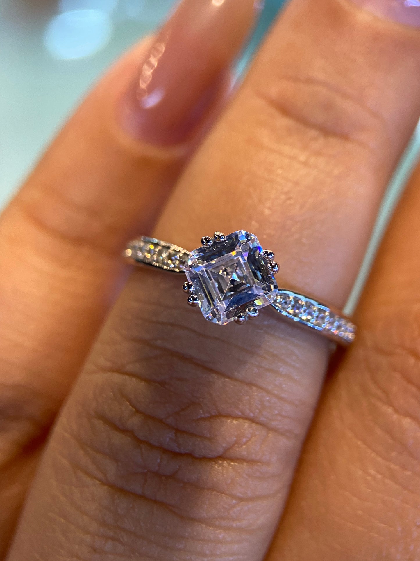 Anillo de compromiso en oro