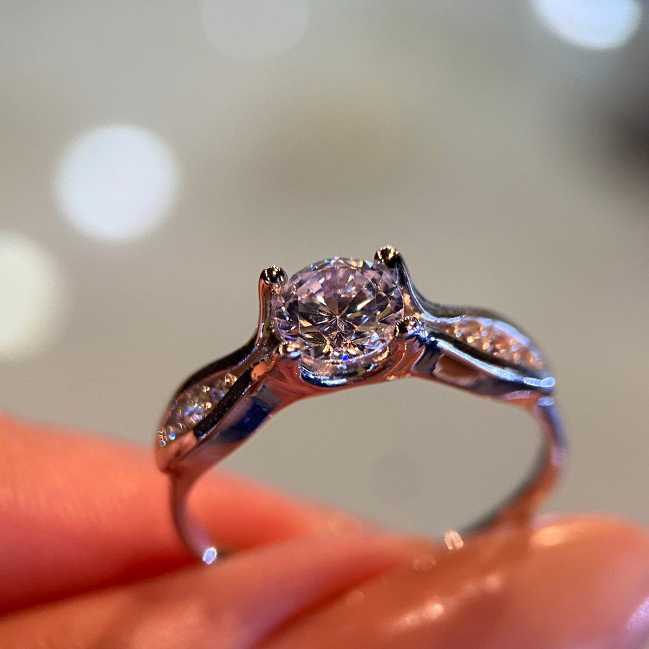 Anillo de compromiso en oro
