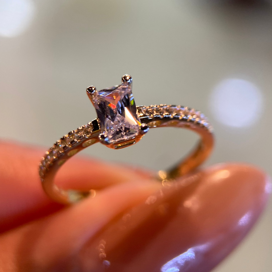 Anillo de compromiso en oro