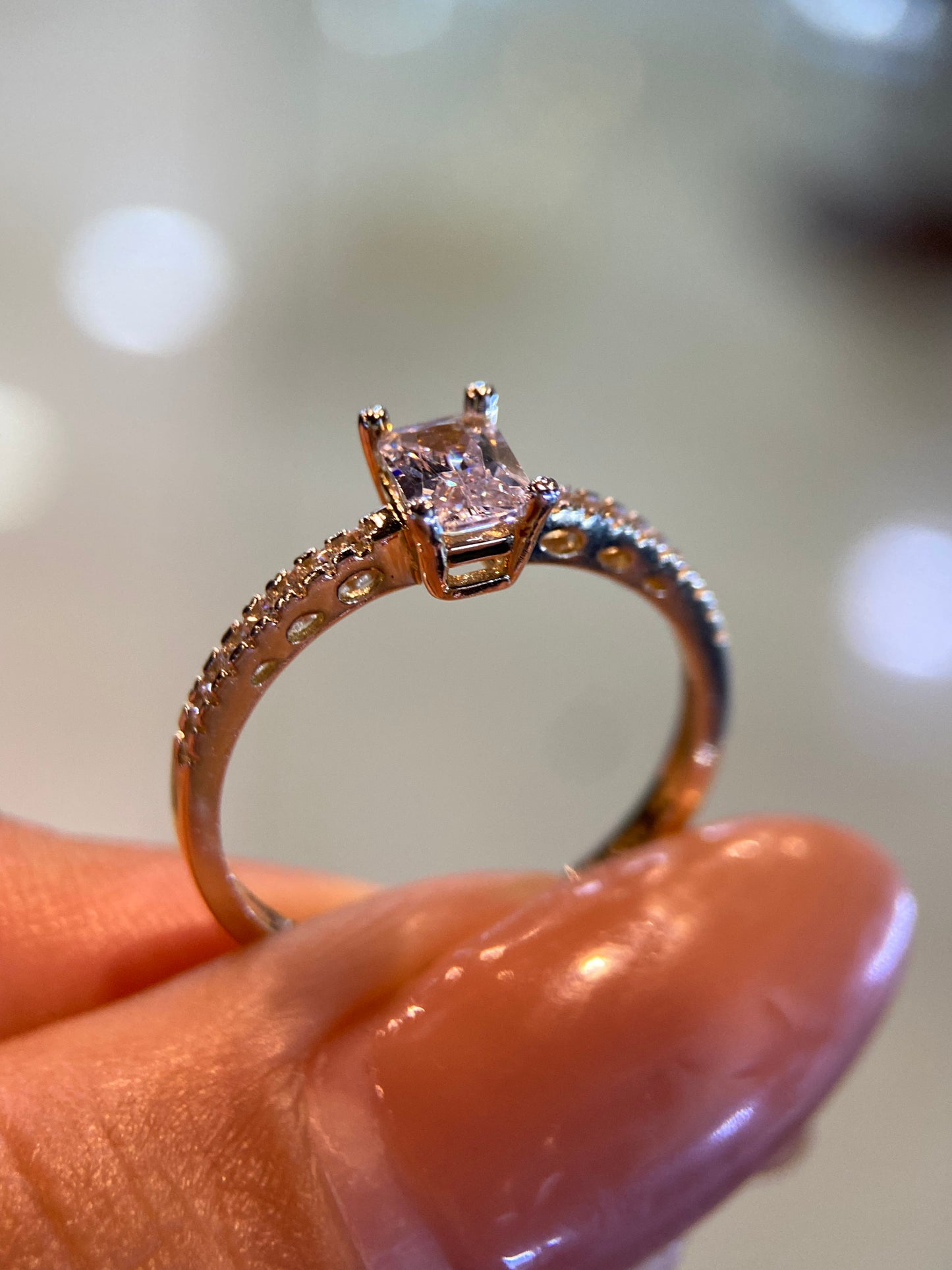 Anillo de compromiso en oro