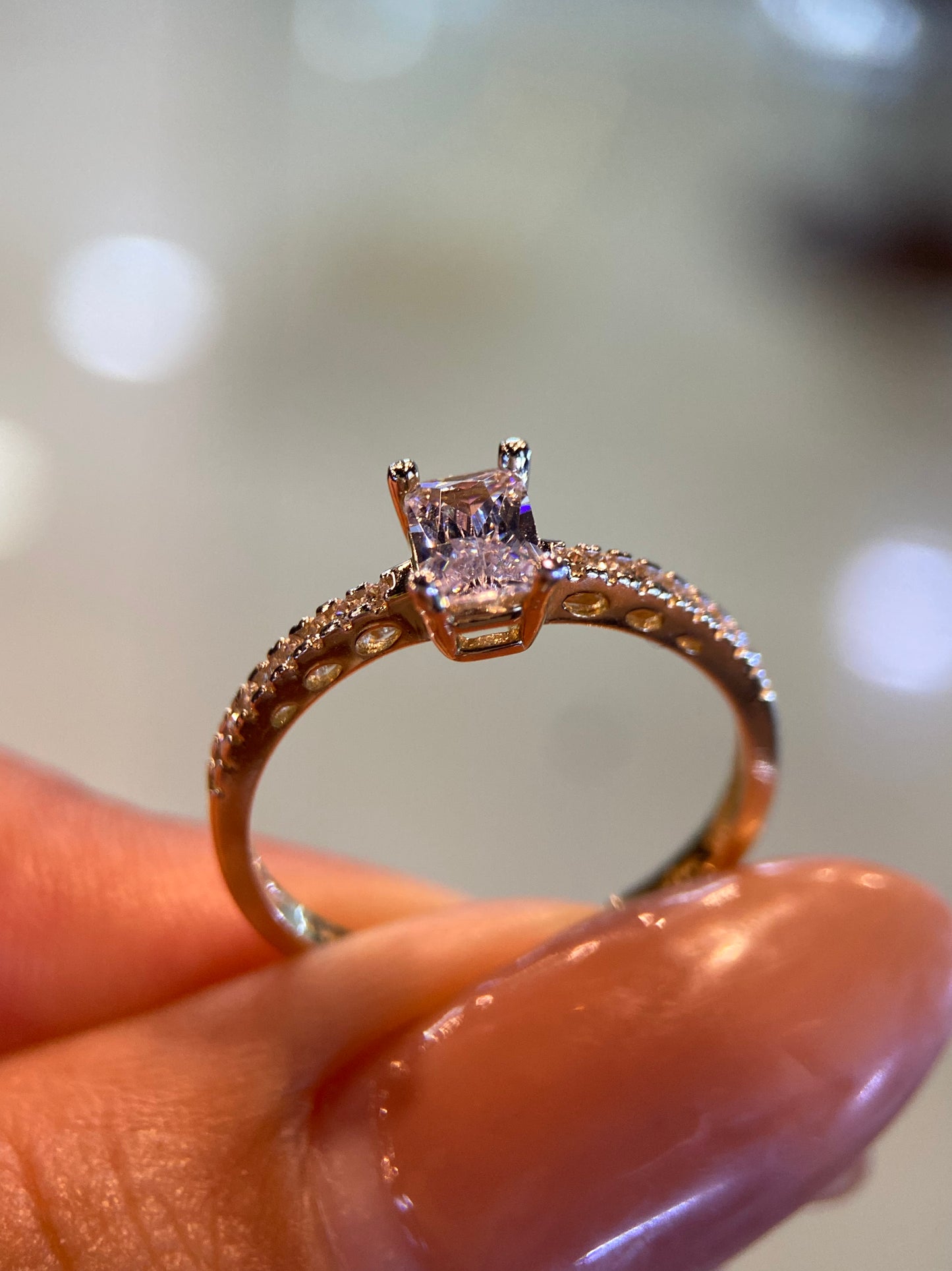Anillo de compromiso en oro