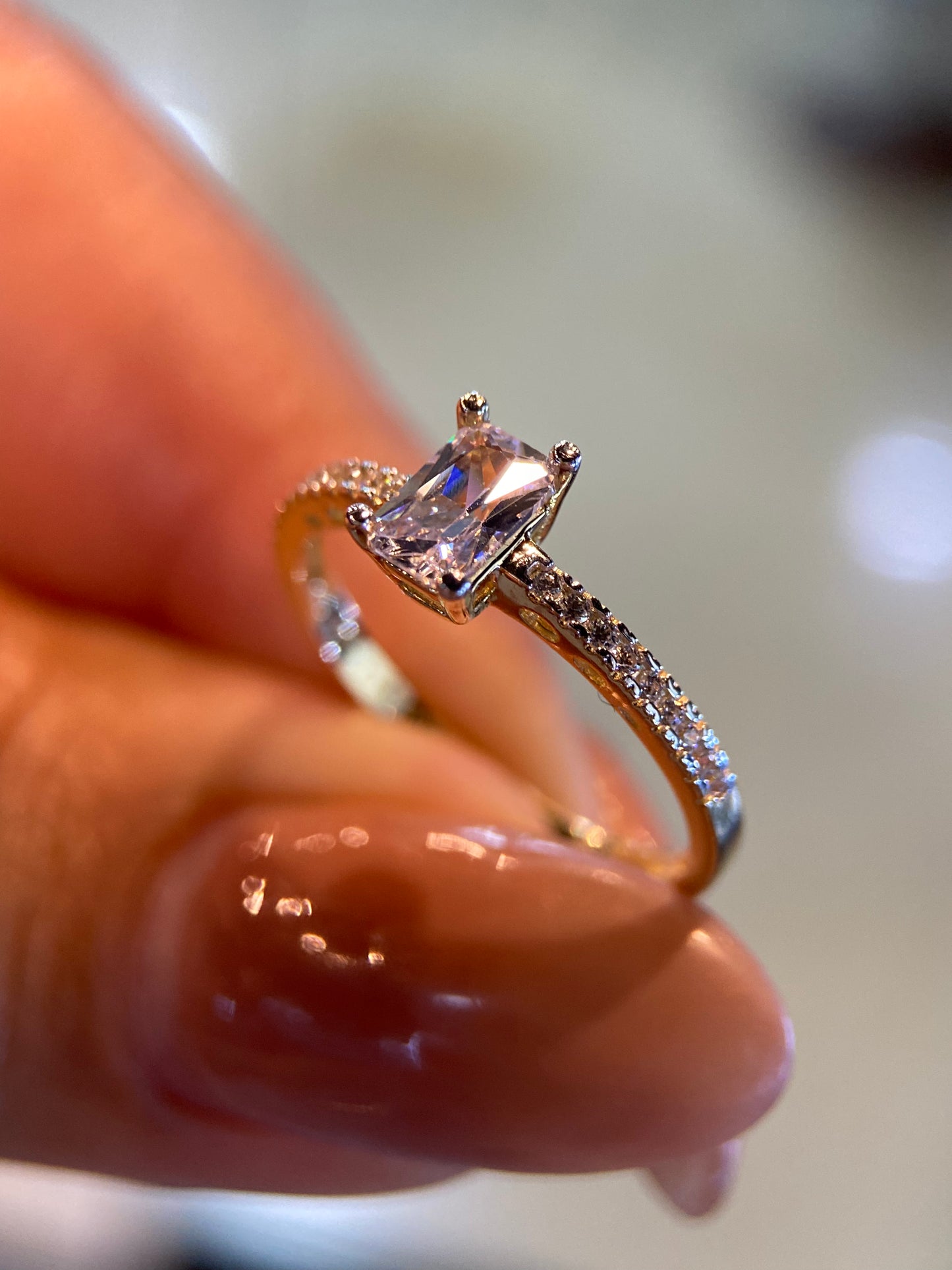 Anillo de compromiso en oro