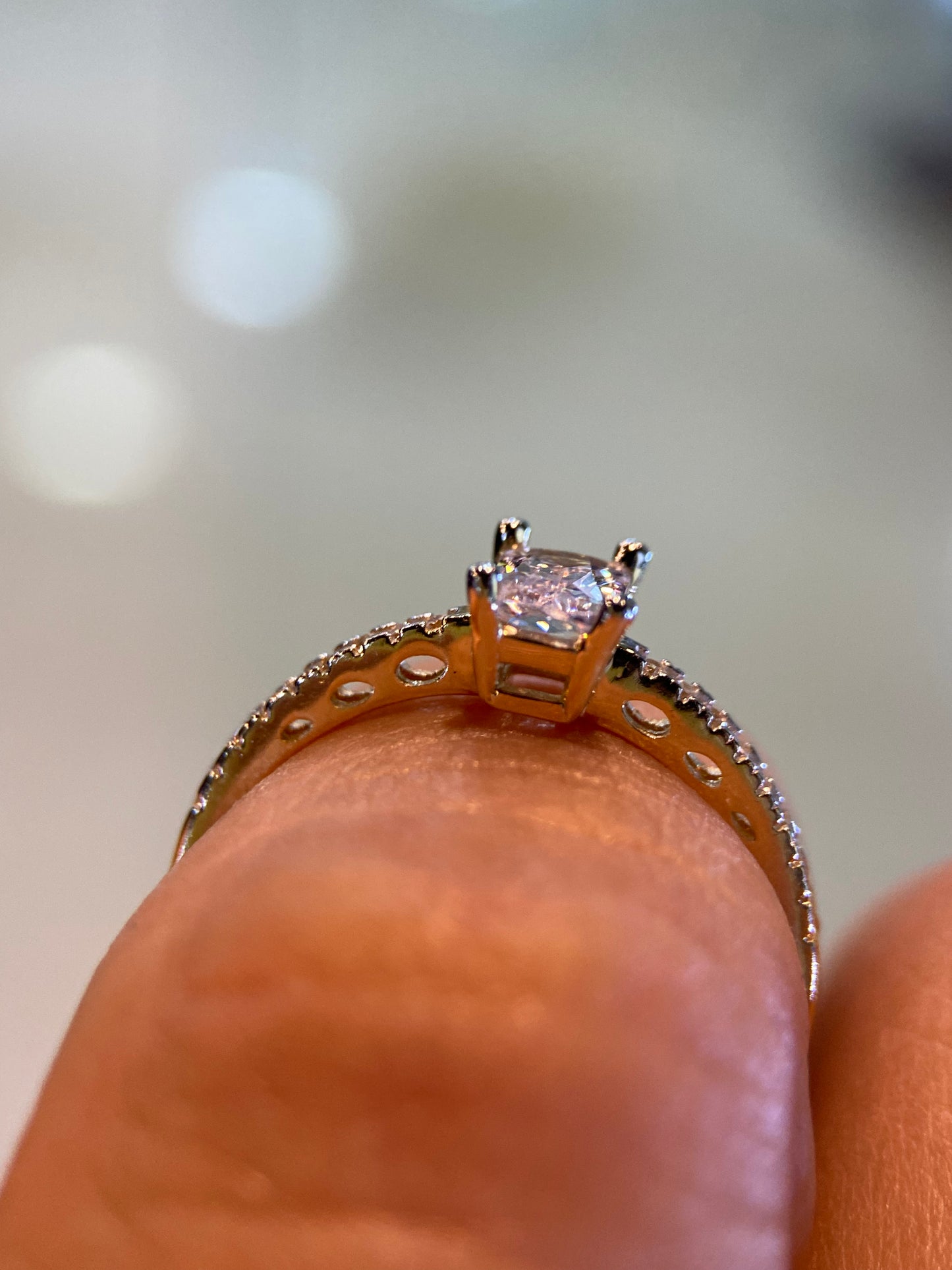 Anillo de compromiso en oro