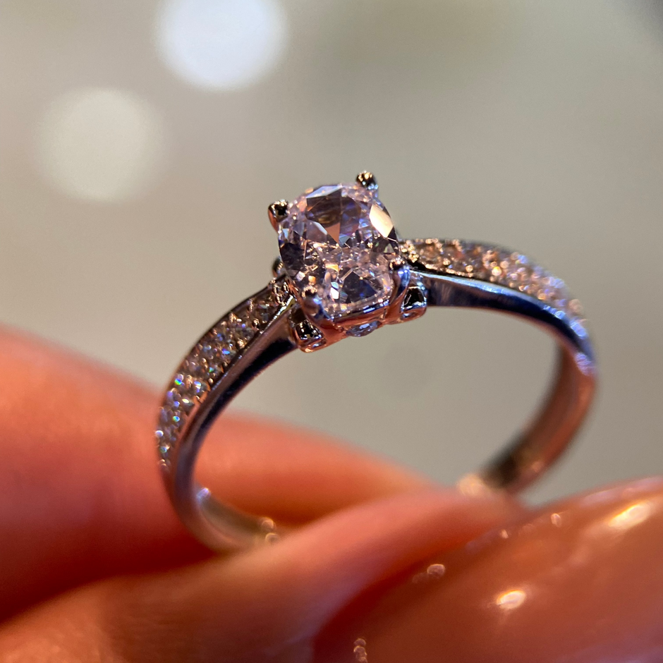 Anillo de compromiso en oro