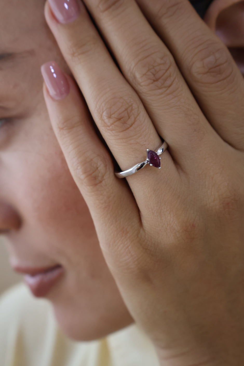Anillo Kaylee en Oro Blanco 14k con Rubi 0.70 ct