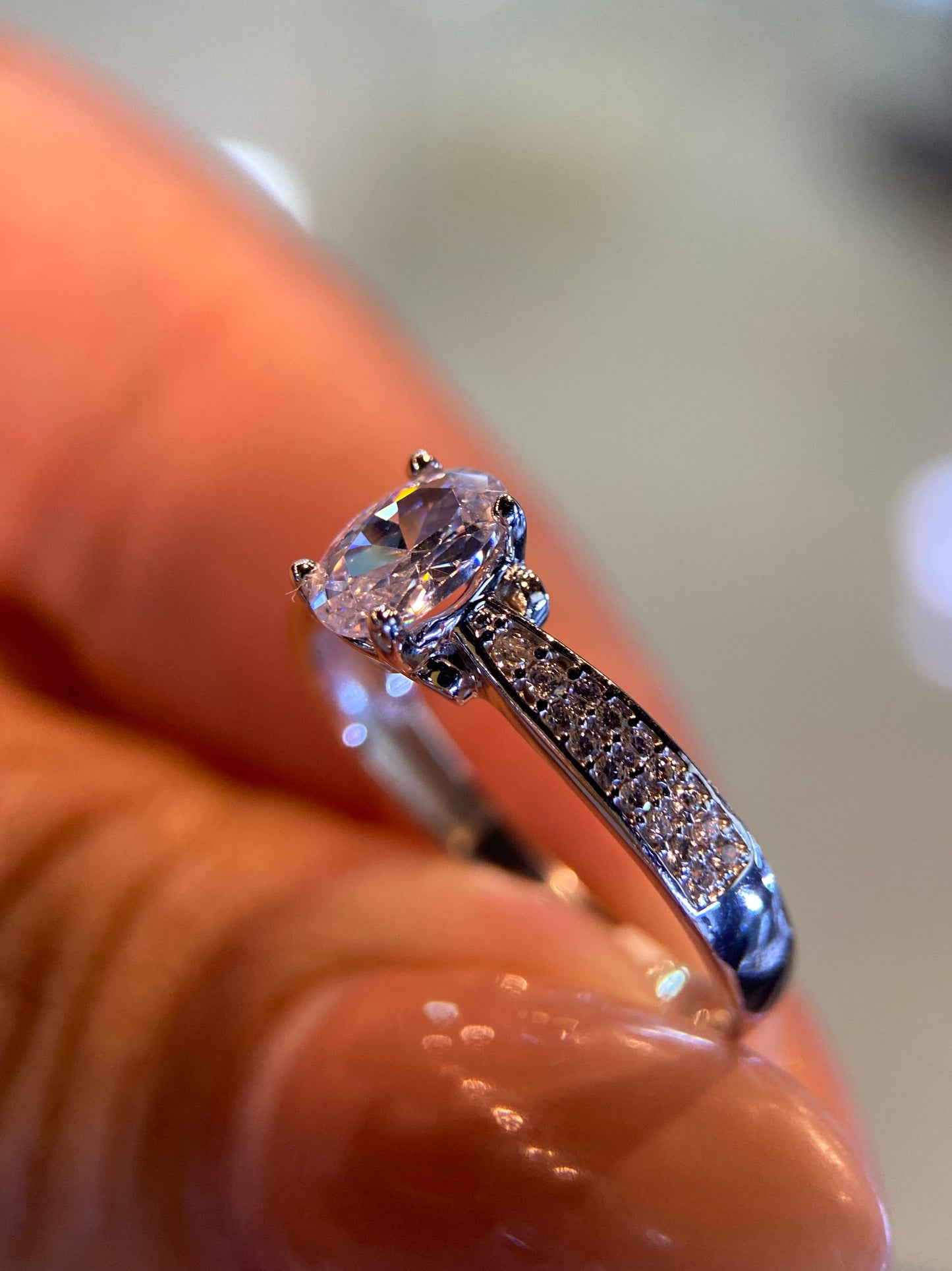 Anillo de compromiso en oro