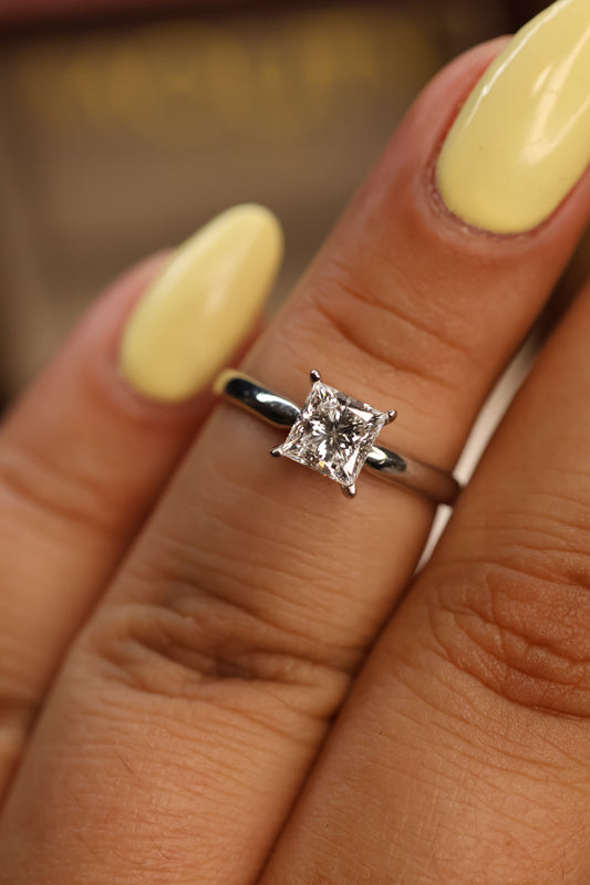 Anillo Evangeline en Oro Blanco 14k con Diamante de Laboratorio 1.04 ct IGI