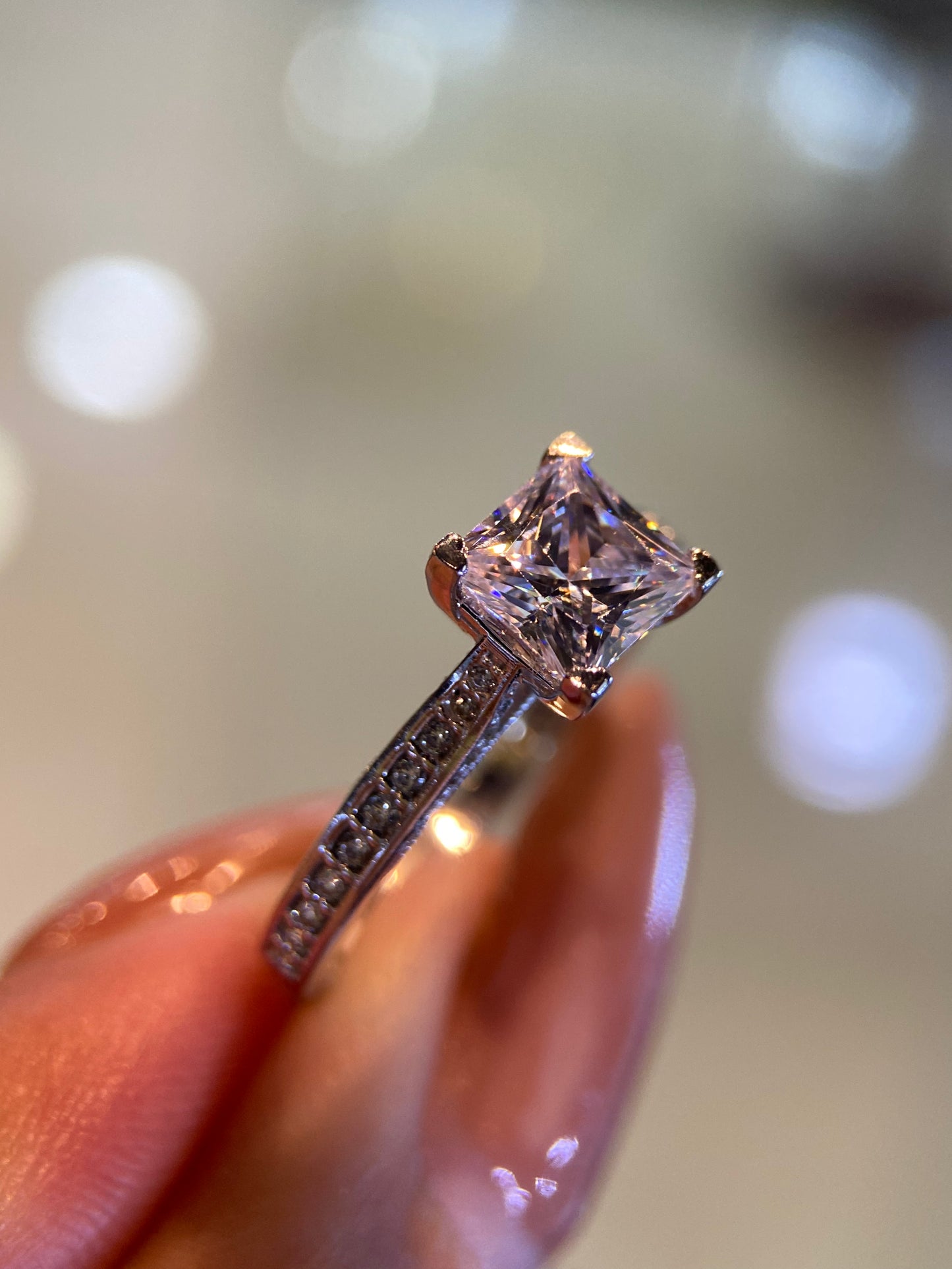 Anillo de compromiso en oro