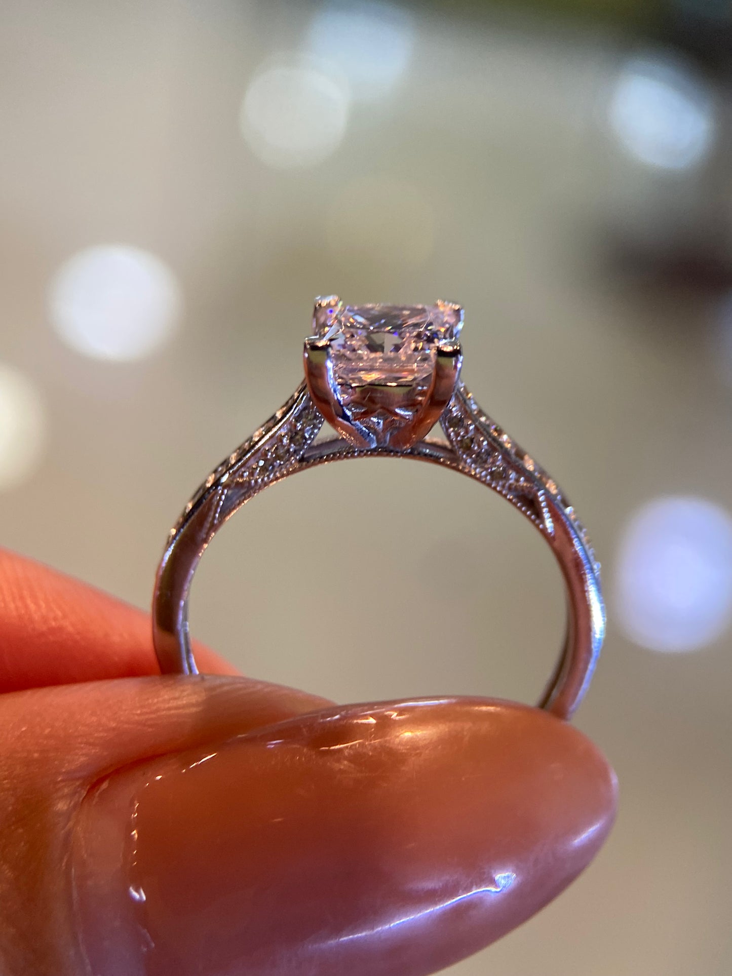 Anillo de compromiso en oro